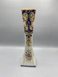 Grand vase cornet faïence, face principale avec décor rouennais polychrome