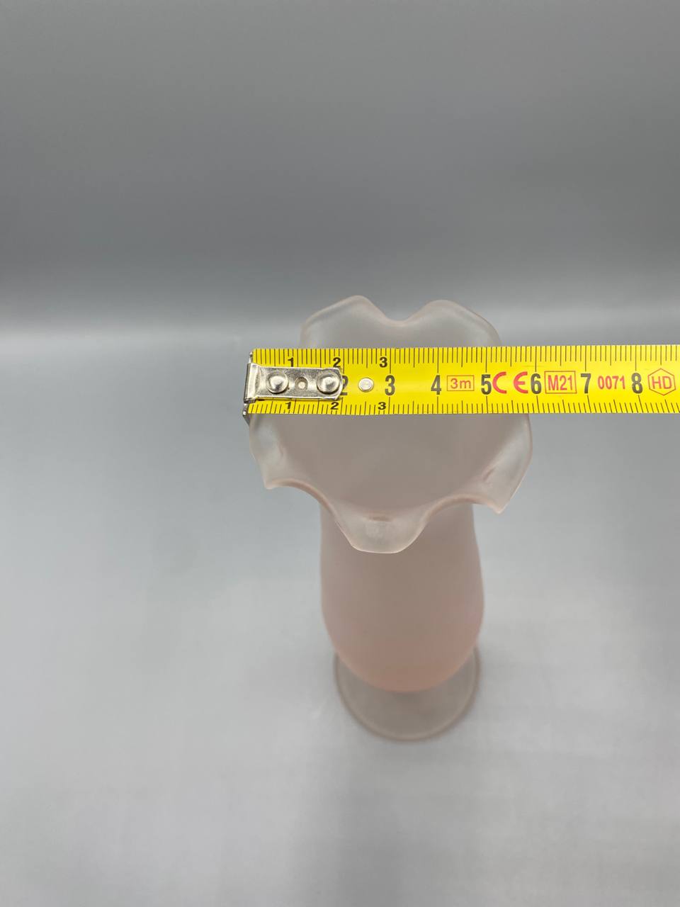 Vase soliflore verre satiné rose avec mètre, ouverture 8 cm