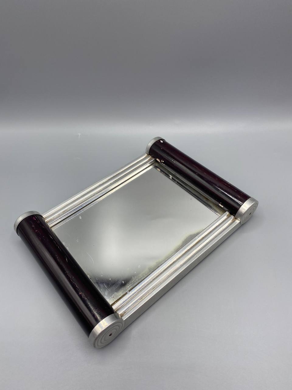Plateau Art Déco aluminium miroir bois tourné noir – vue de face