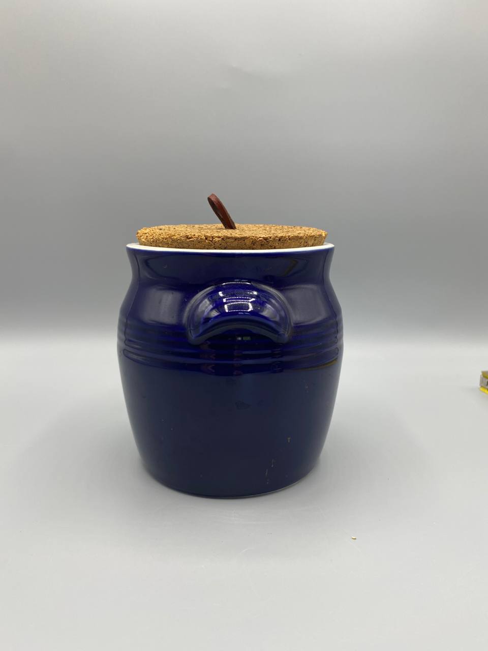 Pot faïence bleu cobalt – vue de trois quarts