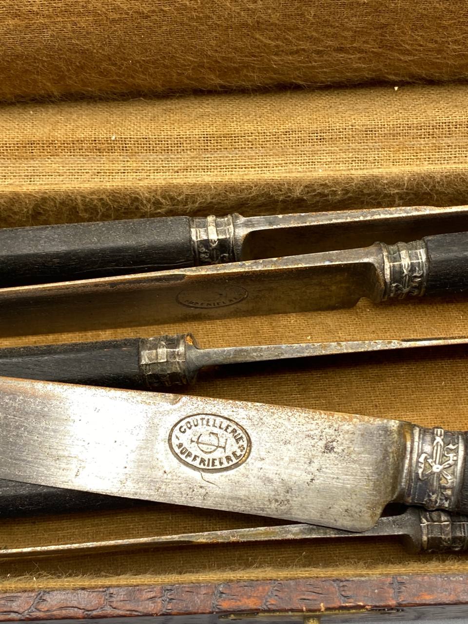 Poinçon ovale Coutellerie Supérieure Bouffrière sur la lame