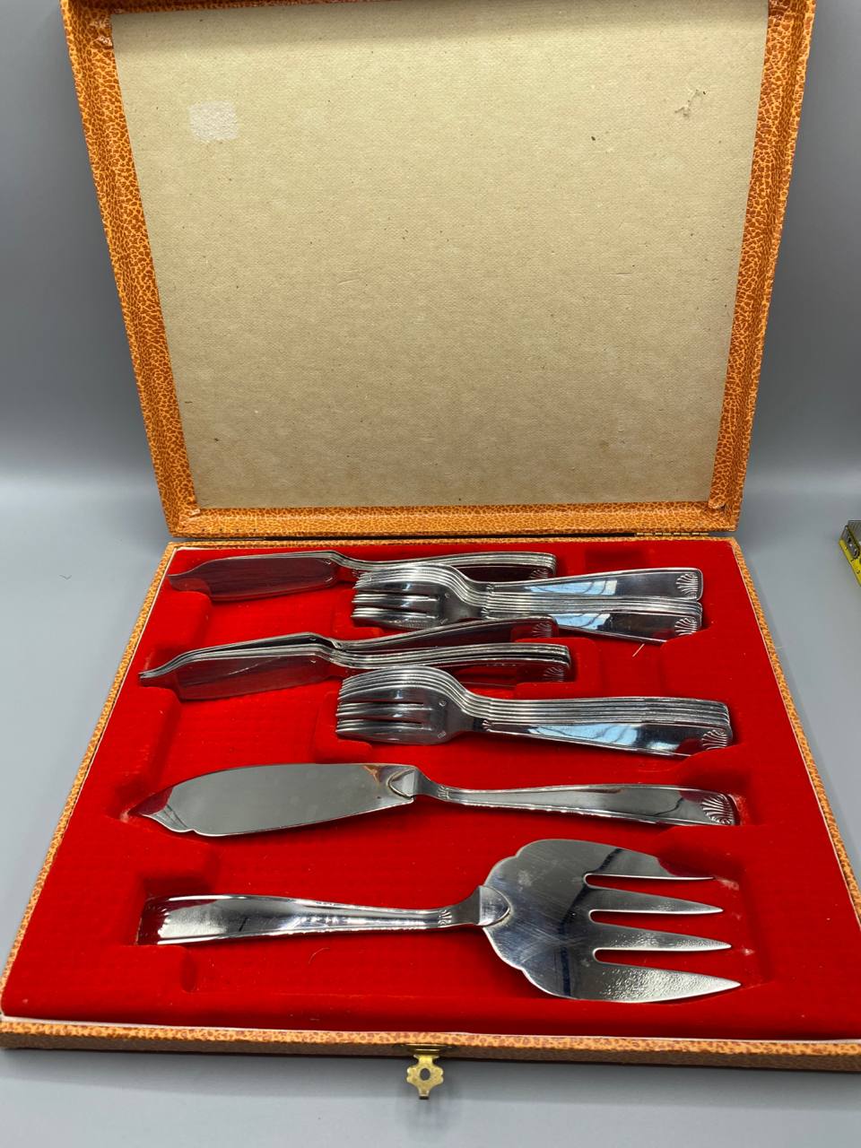 Service à poisson Art Déco 14 pièces dans son coffret à velours rouge
