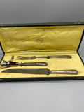Service à gigot 3 pièces en métal argenté dans son coffret d'origine C. Plassard