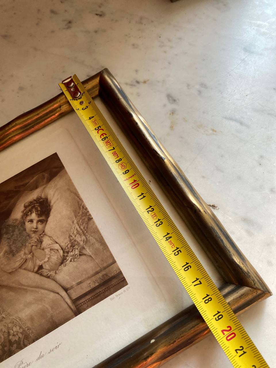 Largeur du cadre mesurée à environ 29 cm