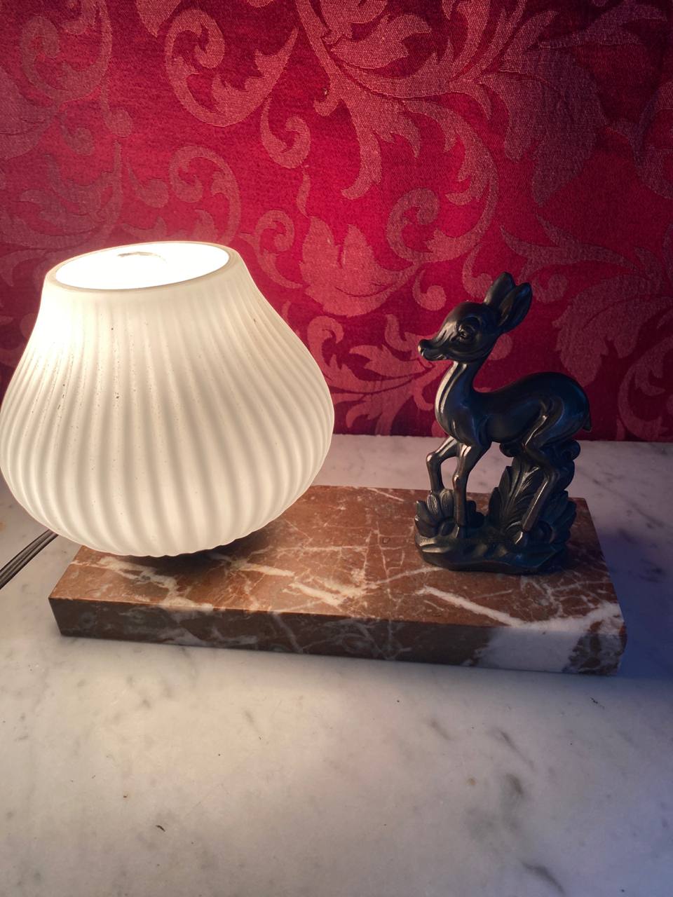 Lampe veilleuse Art déco faon régule opaline marbre