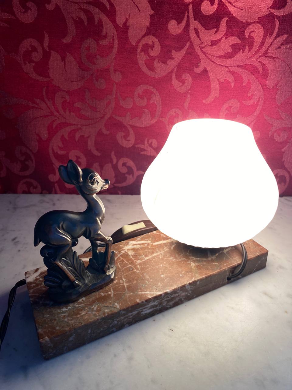 Socle en marbre – vue de dessous