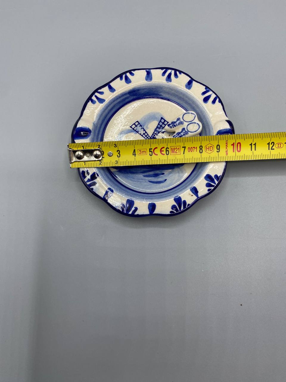 Cendrier Delft Blue avec mètre ruban, diamètre environ 11 cm