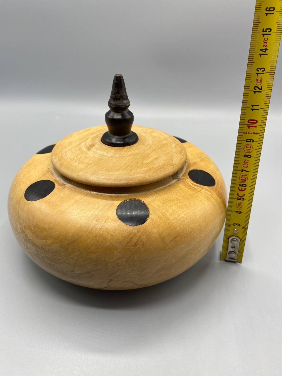 Boîte fermée de face, vue générale