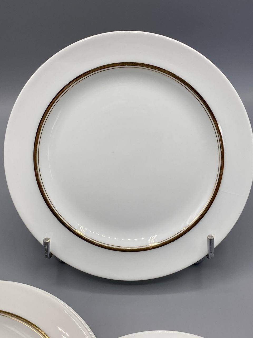 Détail double filet doré assiette porcelaine Limoges A. Vignaud