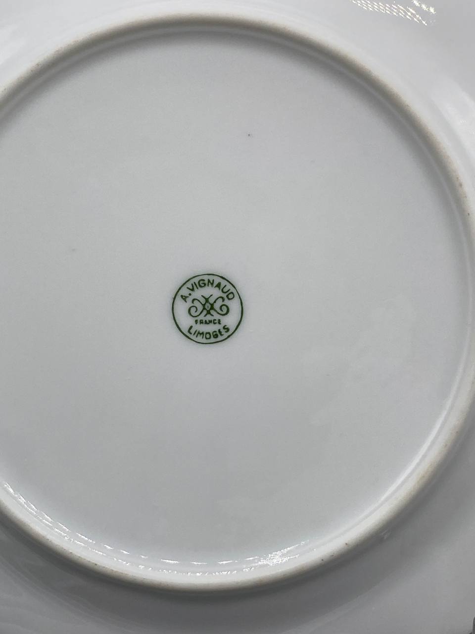Revers assiette cachet vert A. Vignaud France Limoges