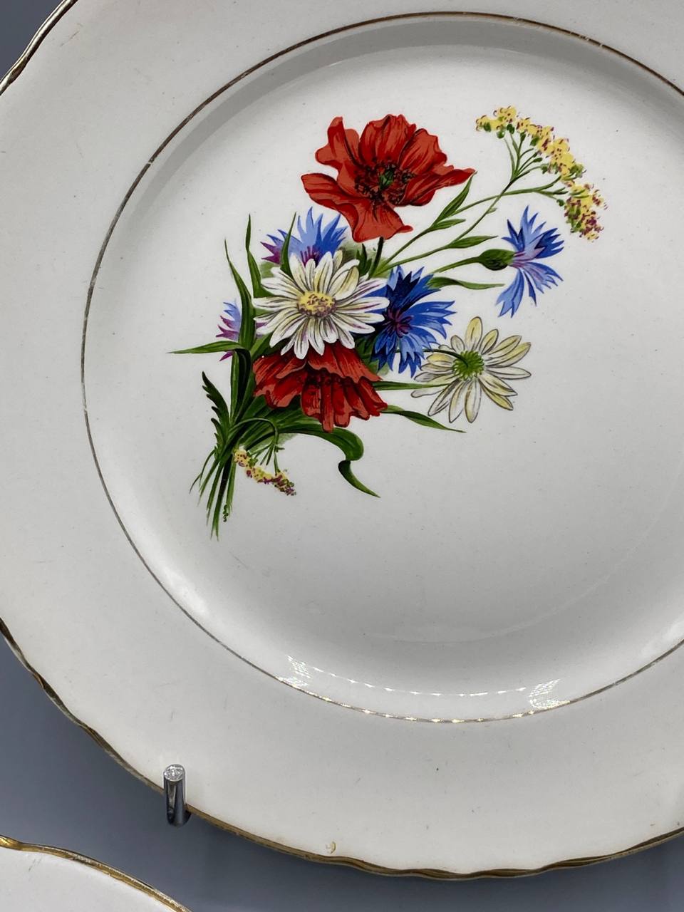 Détail bouquet coquelicots bleuets marguerites faïence Orchies Moulin des Loups