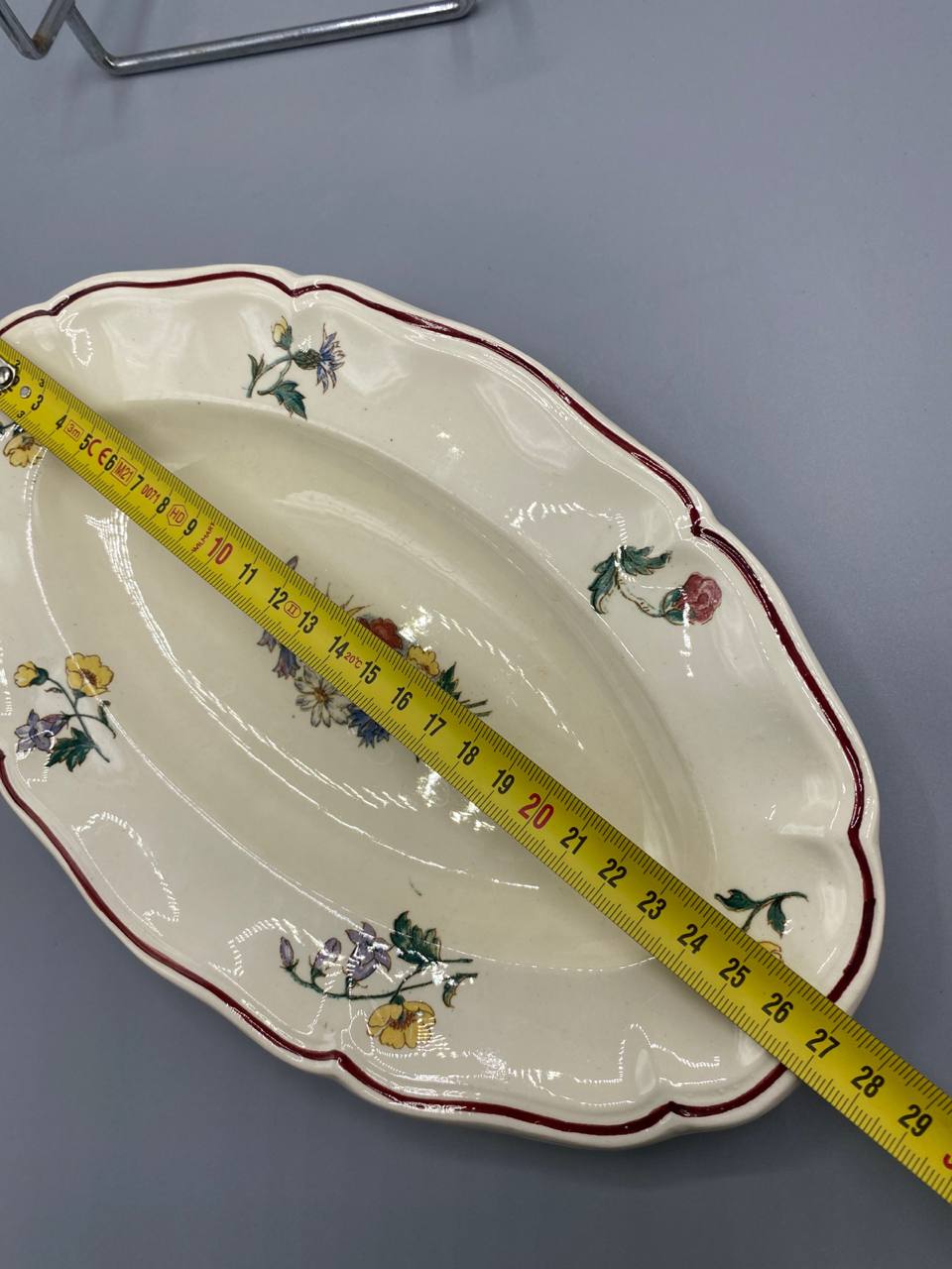 Ravier ovale Sarreguemines Agreste – vue de longueur avec mètre, environ 29 cm