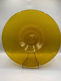 Grande coupe verre bullé ambré – vue de face sur présentoir, forme évasée