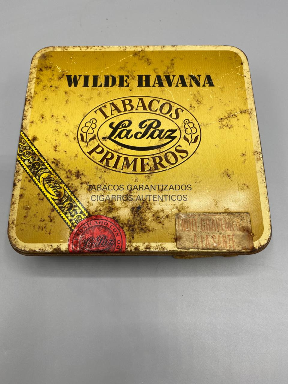 Boîte cigares La Paz Wilde Havana – couvercle, logo Tabacos Primeros et cachet rouge cire