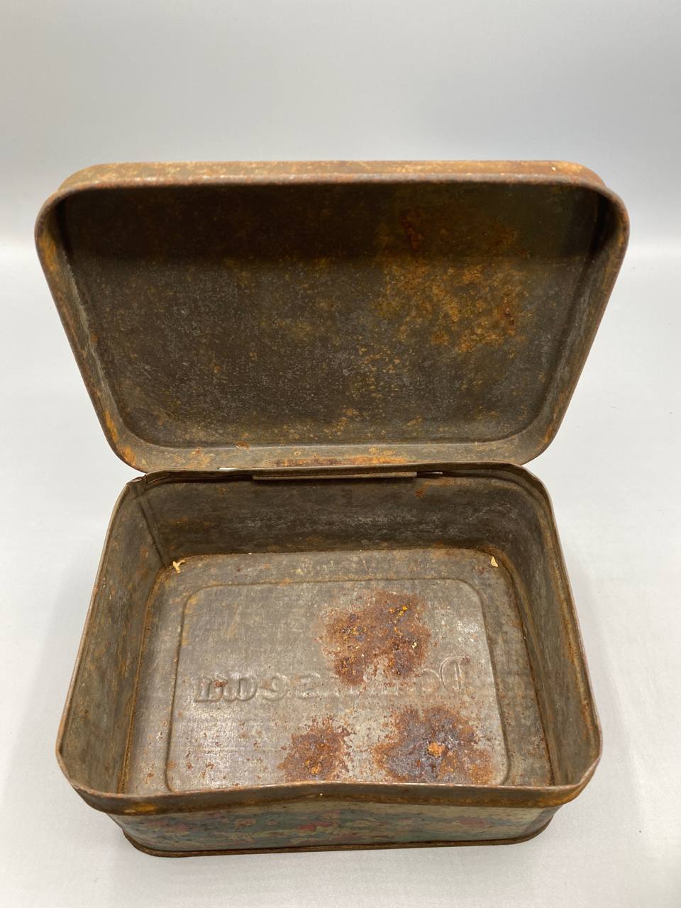 Boîte biscuits Blanche-Neige – vue avec mètre, largeur environ 15 cm