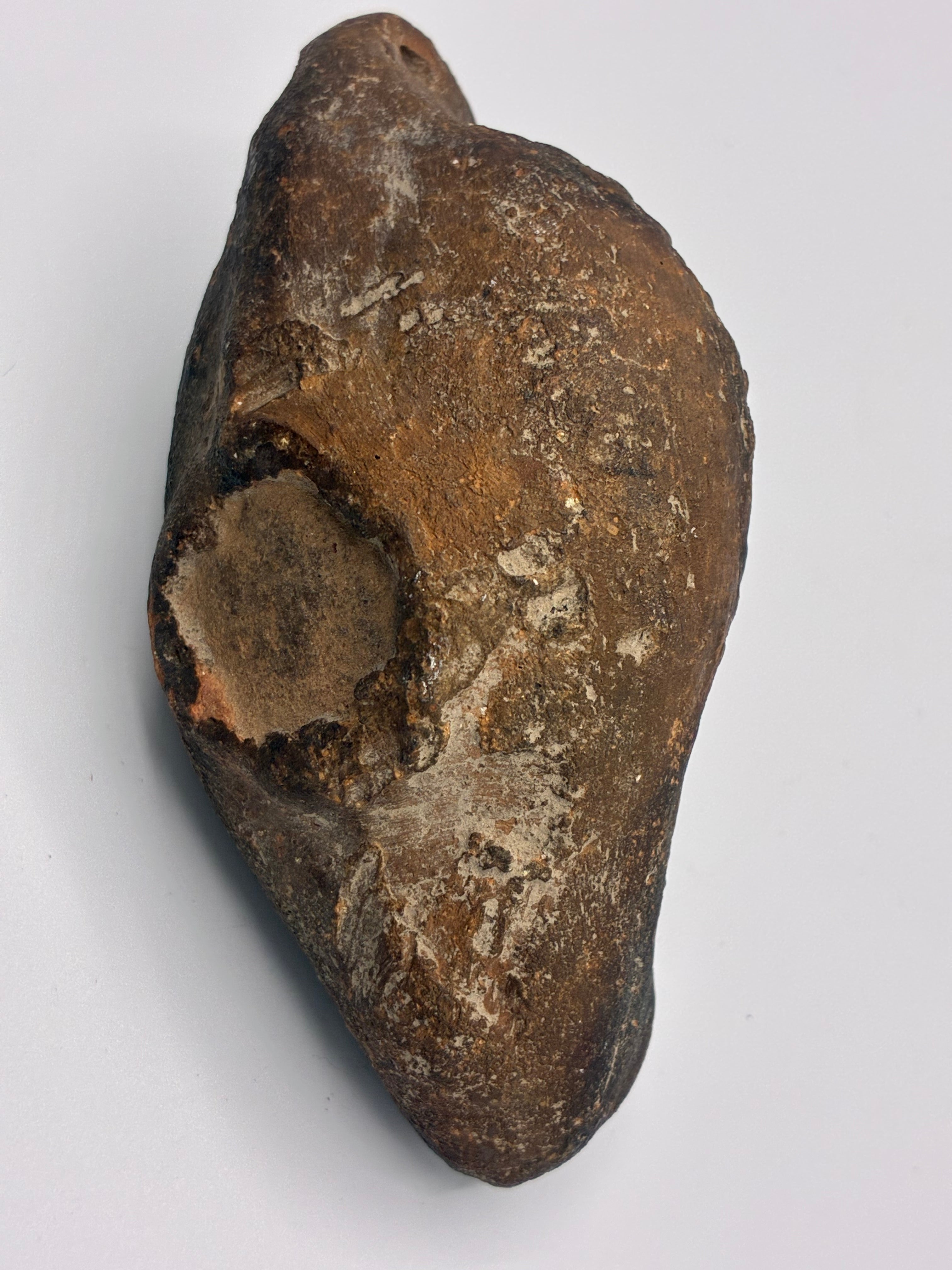 Lampe à huile en terre cuite – Chrisme en relief – Dans le style des lampes byzantines