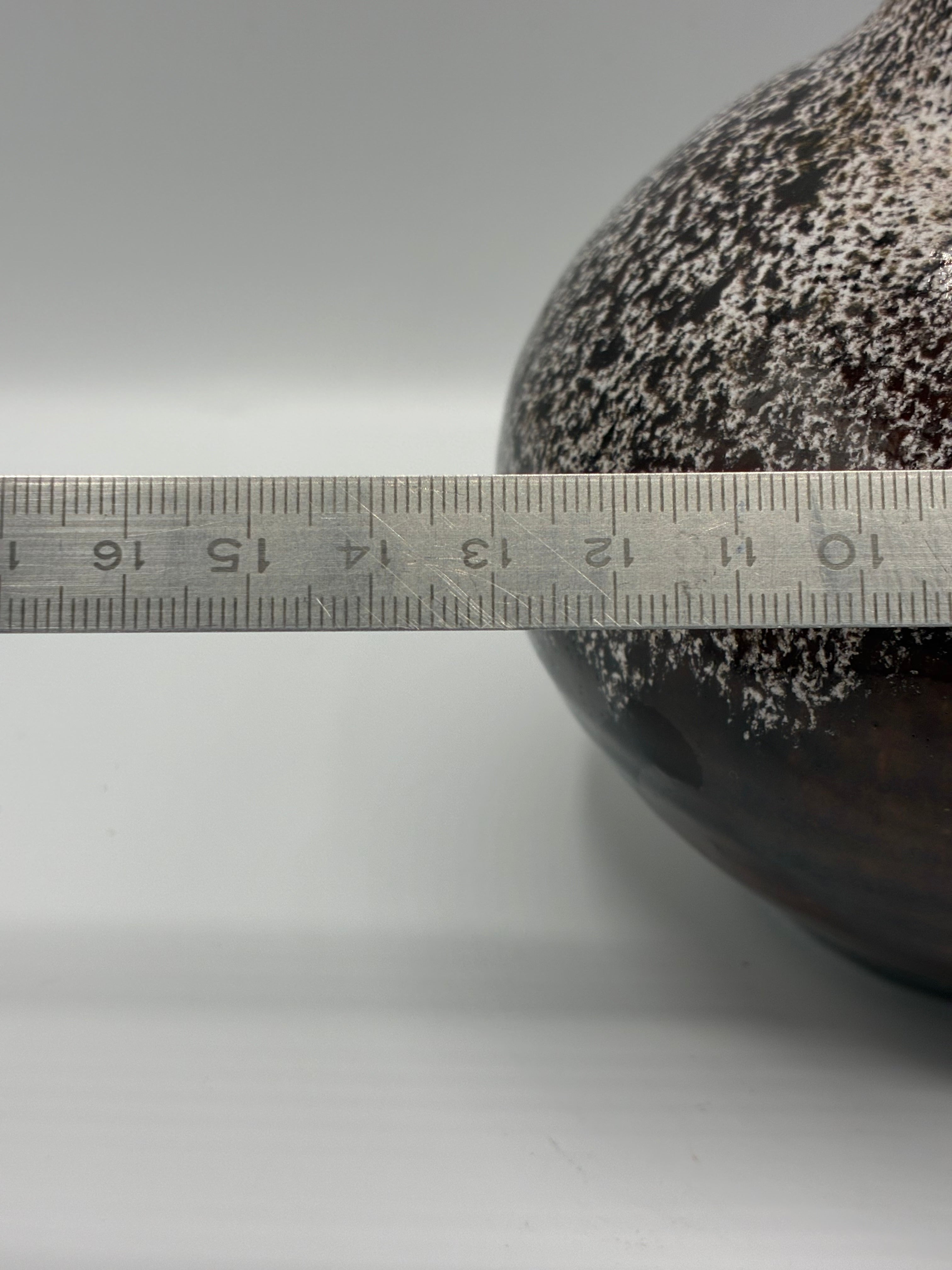 Vase en grès émaillé signé Accolay – Céramique française vintage années 60