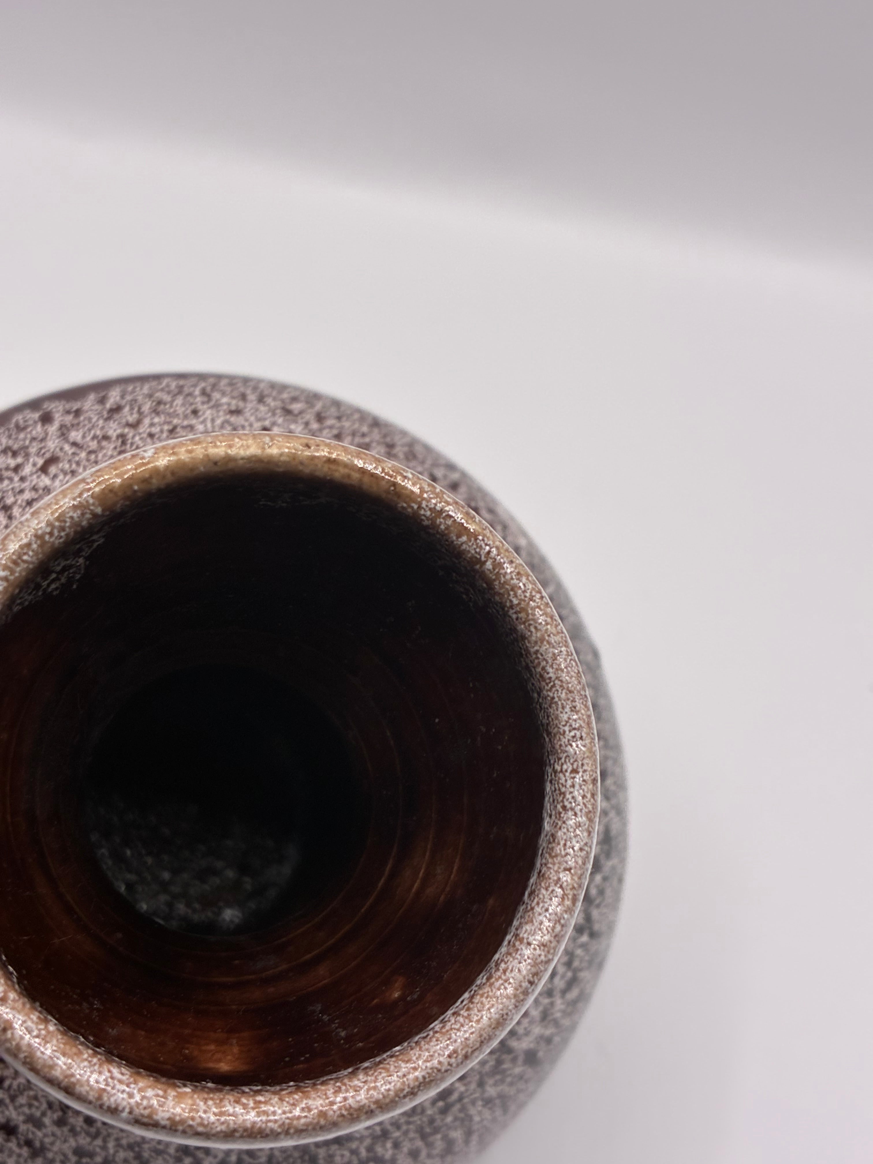 Vase en grès émaillé signé Accolay – Céramique française vintage années 60