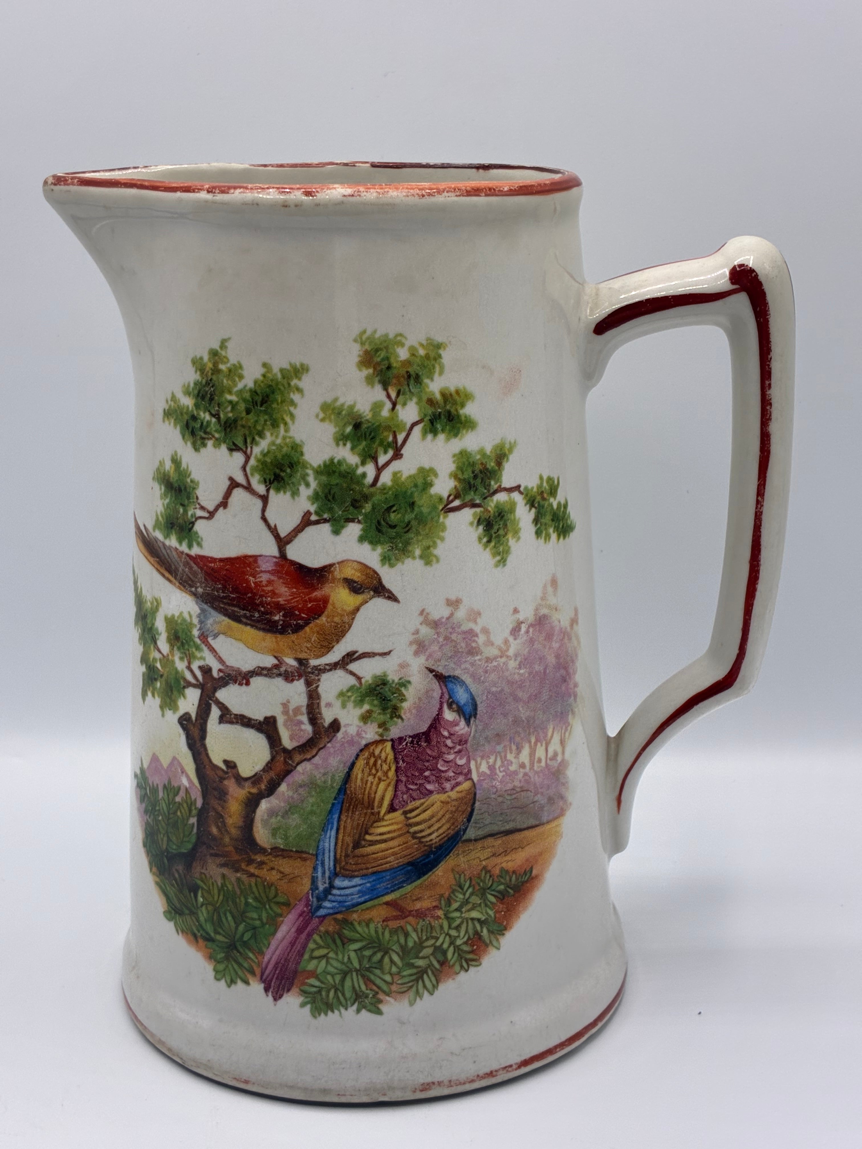 Pichet décoratif en faïence émaillée – Décor oiseaux naturaliste polychrome