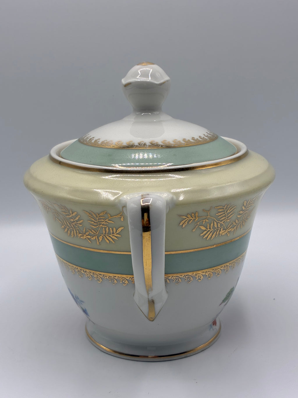 Sucrier ancien en porcelaine de Limoges – Vert céladon, or et bouquet floral – Union Céramique
