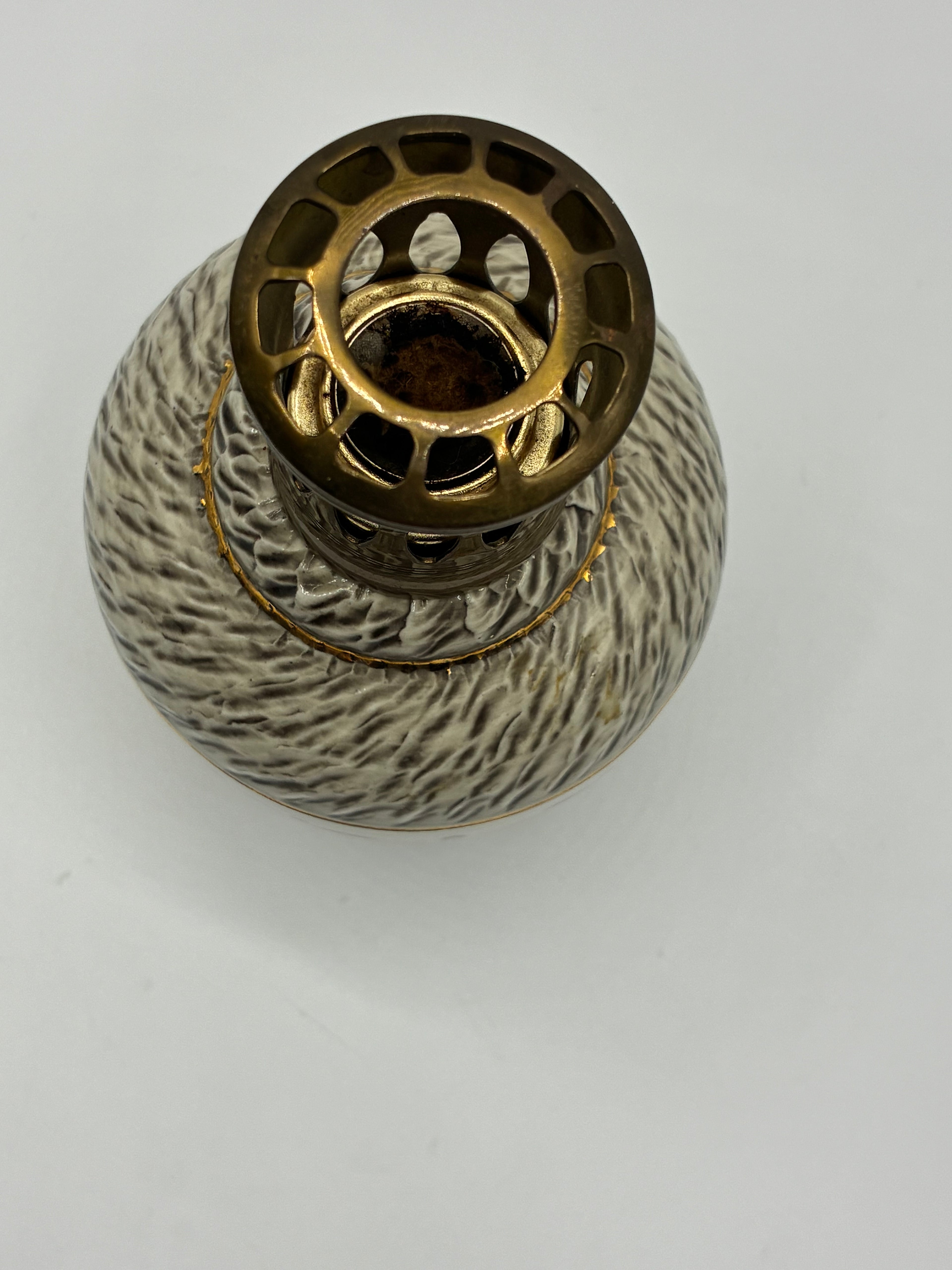 Lampe Berger en grès d'art signée B.O. Breugnot – Décor graphique arabesques dorées – Années 70