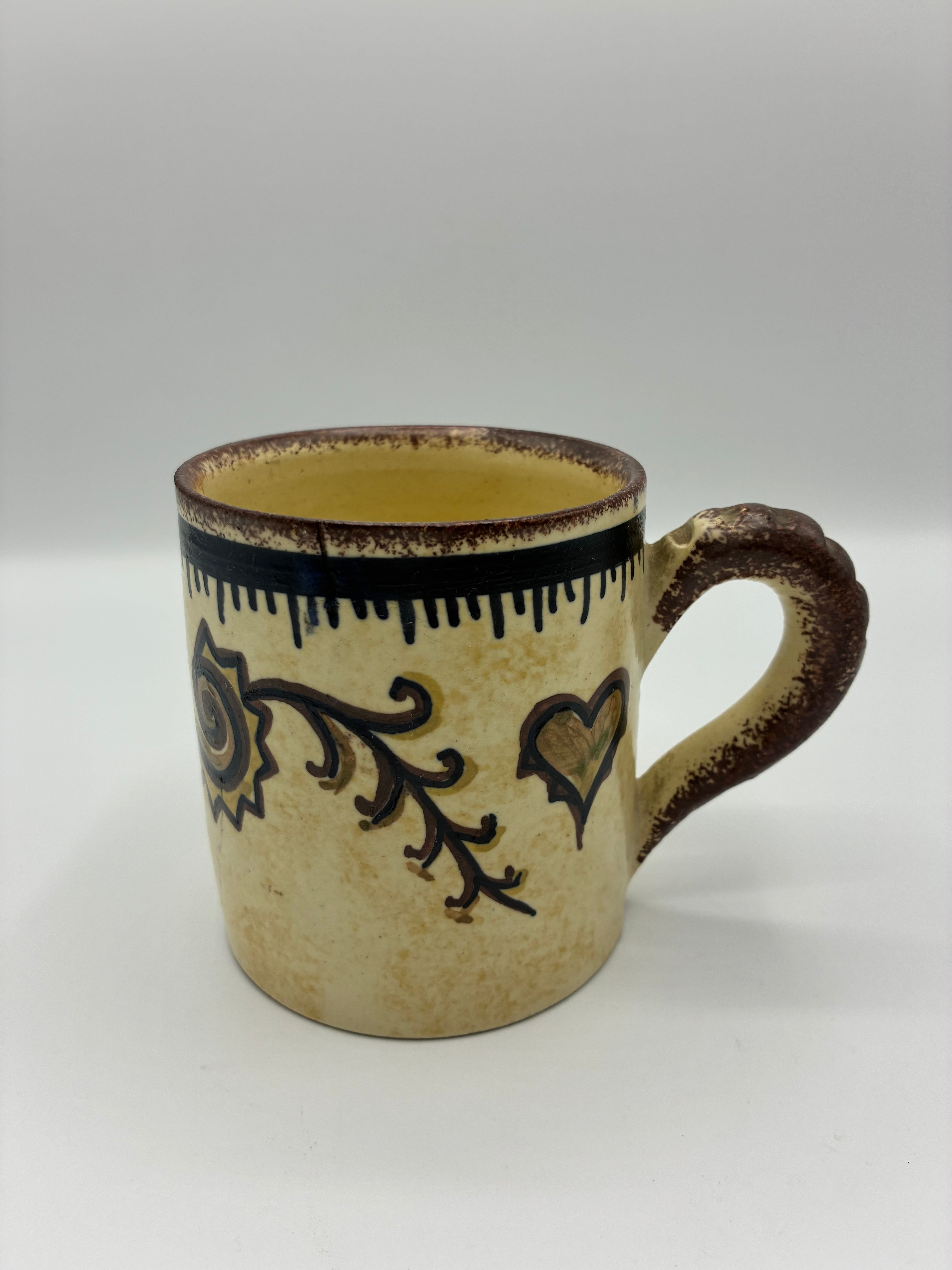 Mug en faïence de Quimper – Décor géométrique et stylise – Signé P. Fouillen