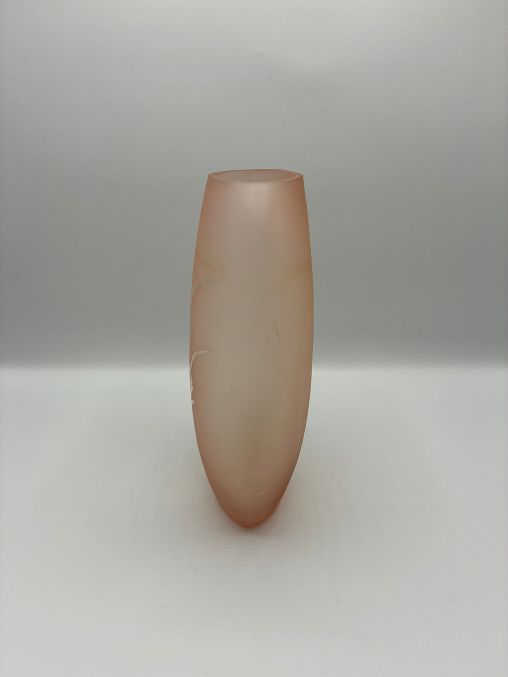 Vase verre satiné rose poudré Bergère de France – Décor gravé végétal
