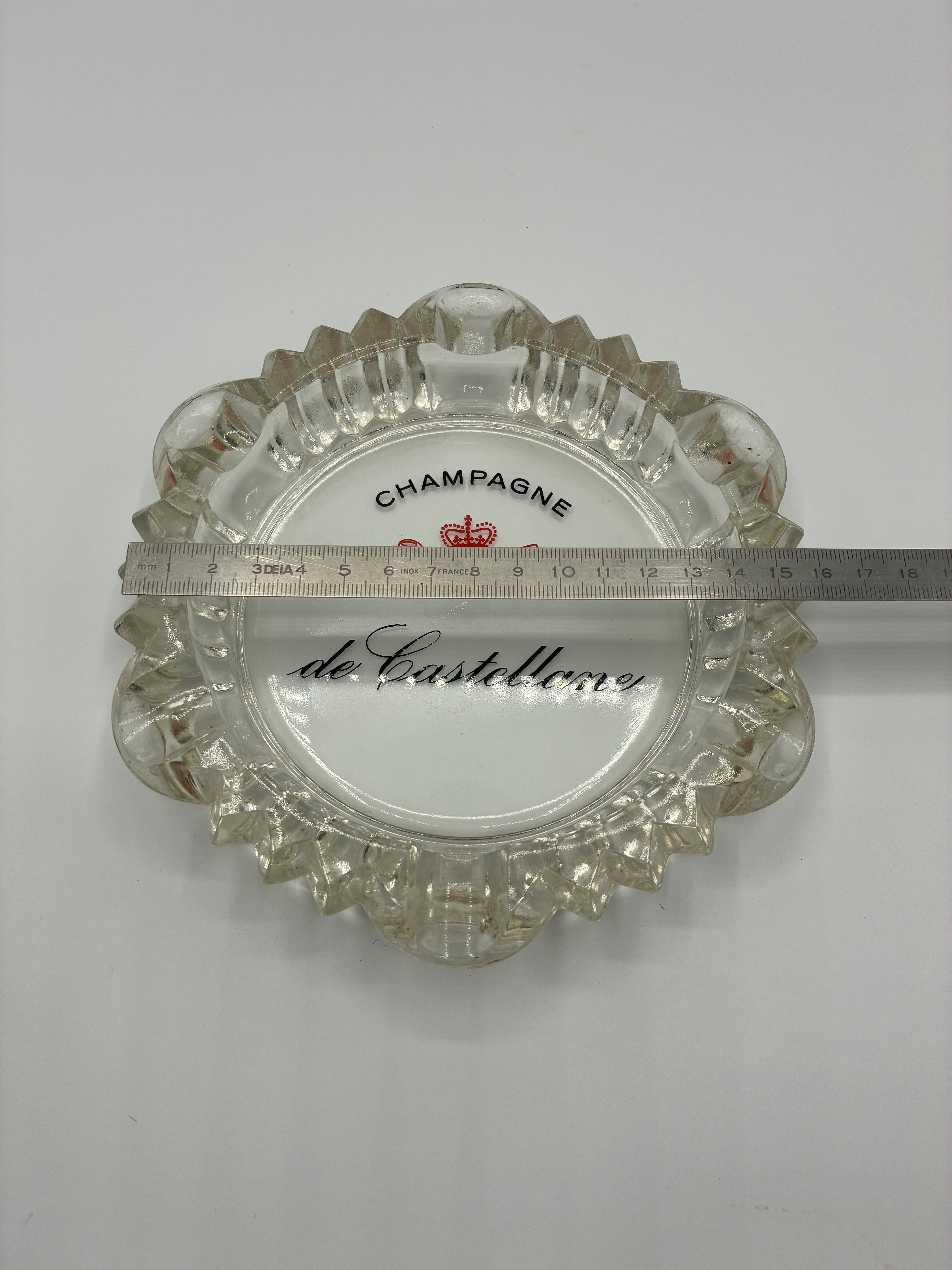 Cendrier publicitaire en verre moulé – Champagne de Castellane – Épernay – Vintage