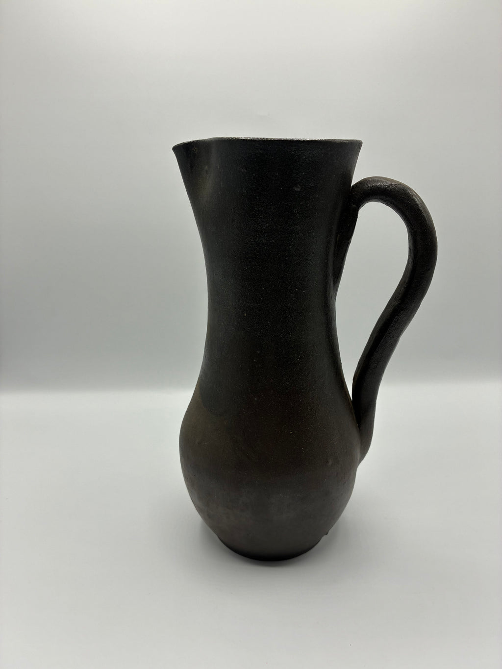 Grand pichet en grès brun – Poterie Dubost Noiron – Bourgogne – Milieu XXe siècle