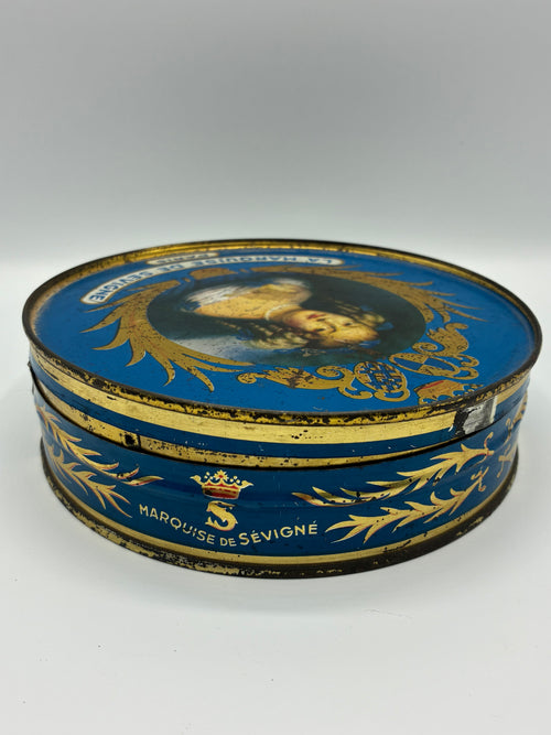 Boîte ancienne en tôle lithographiée – La Marquise de Sévigné, Paris – Chocolaterie fin XIXe siècle