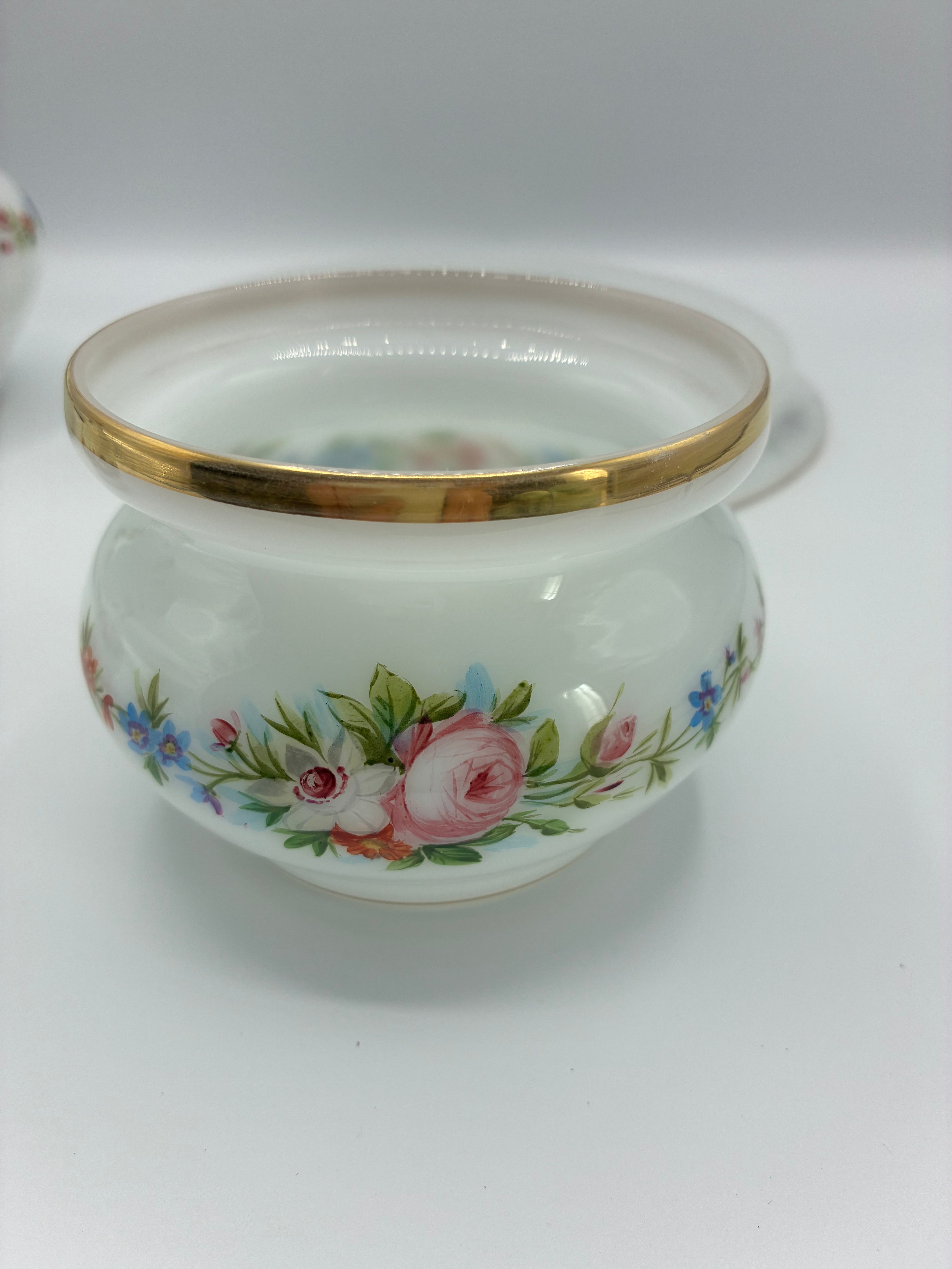 Service de nuit en opaline – Décor floral peint à la main, fin XIXe siècle