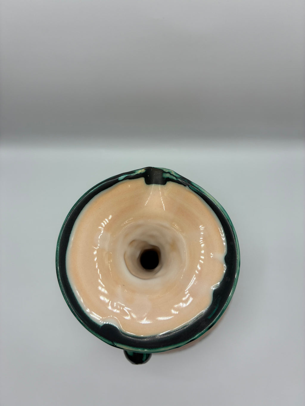Grande aiguière en céramique – Style Talavera ibérique, peinte à la main, milieu XXe siècle