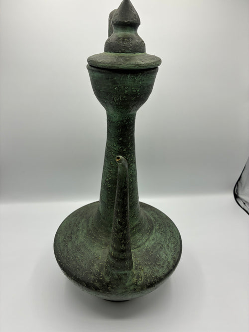 Aiguière ancienne en céramique – Patine verte, style méditerranéen