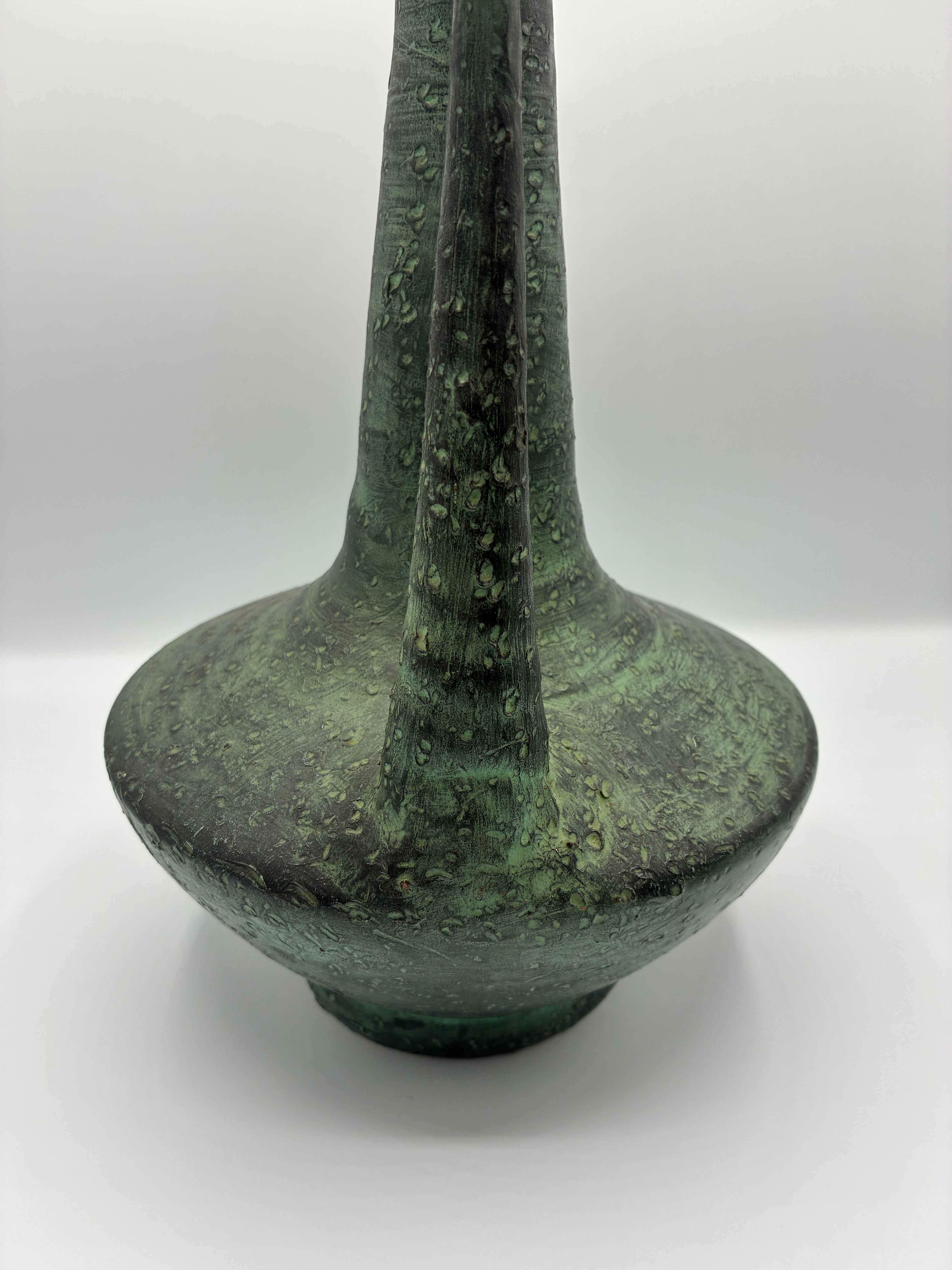 Aiguière ancienne en céramique – Patine verte, style méditerranéen