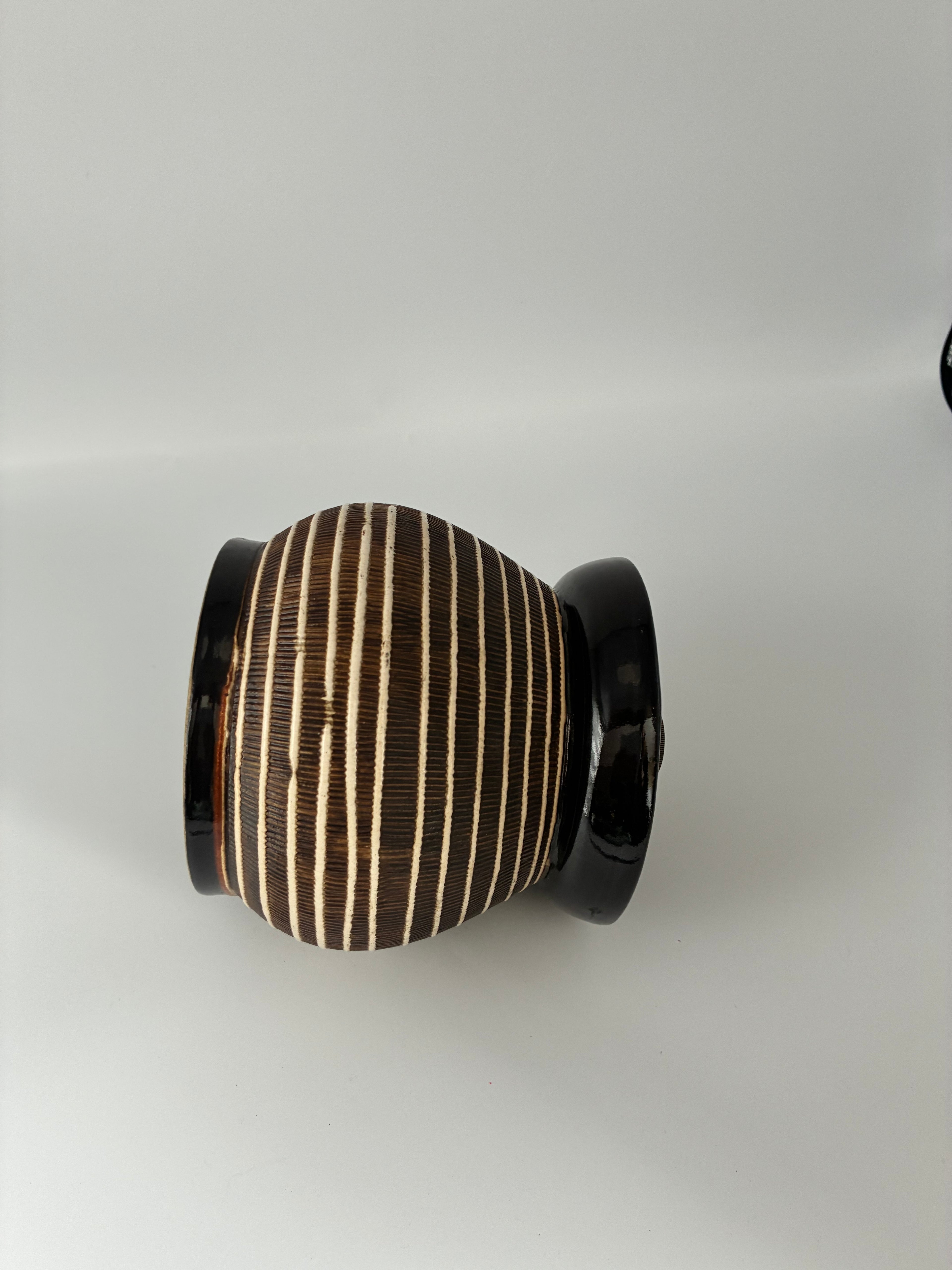 Ancien pot à tabac oriental avec presse – céramique signée – années 50