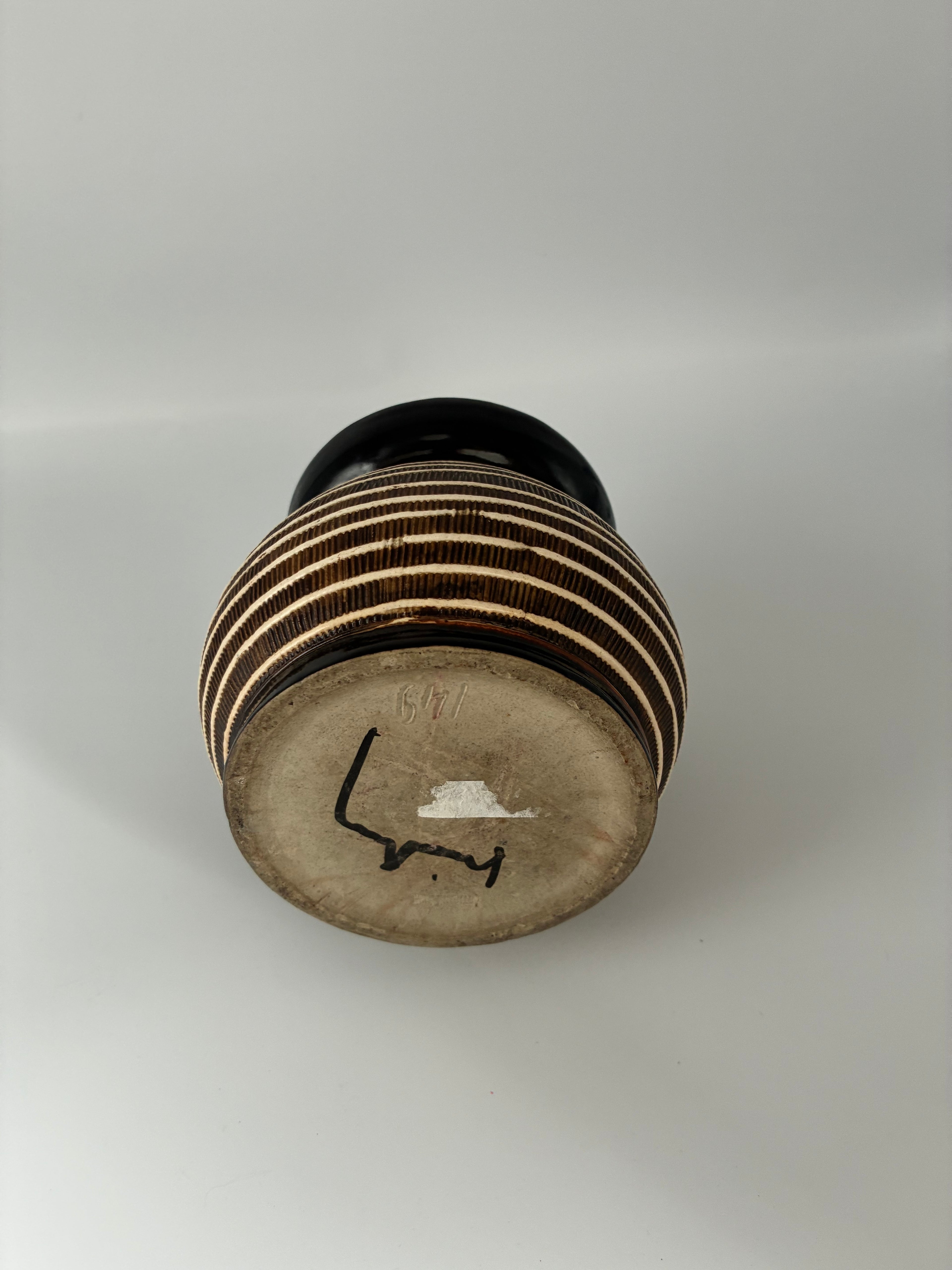 Ancien pot à tabac oriental avec presse – céramique signée – années 50