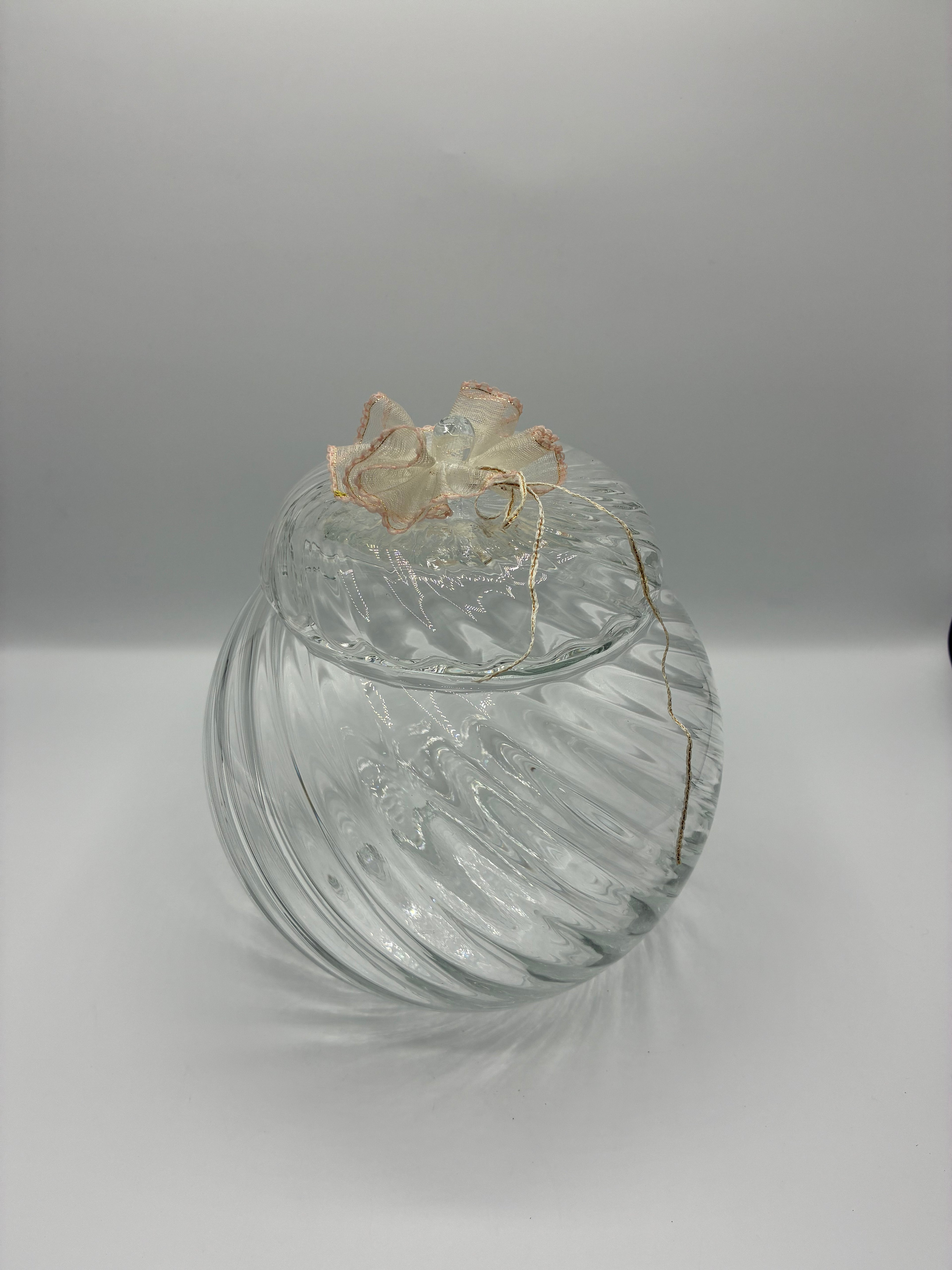 Grande bonbonnière vintage en verre torsadé – pot décoratif spiralé