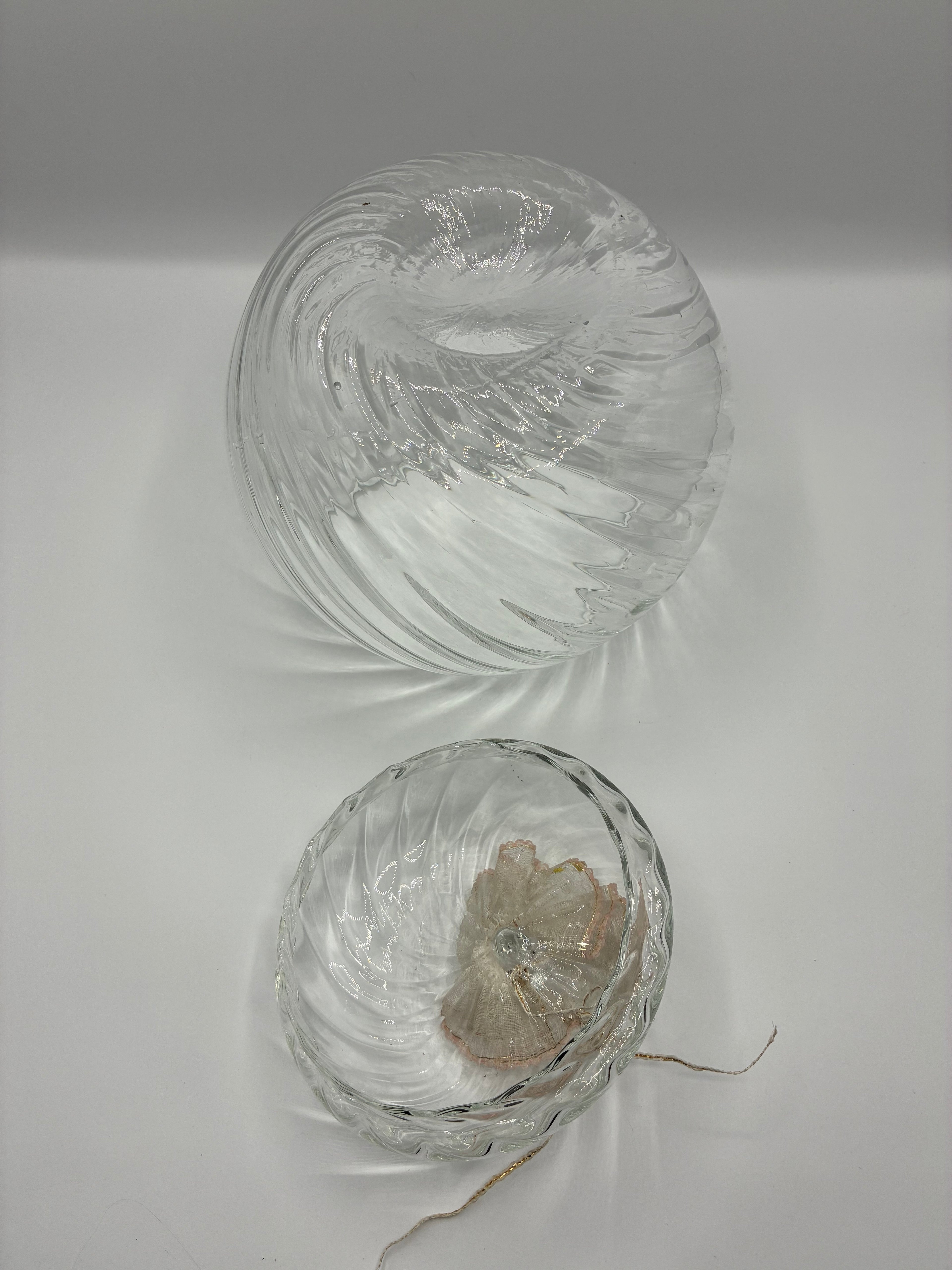 Grande bonbonnière vintage en verre torsadé – pot décoratif spiralé