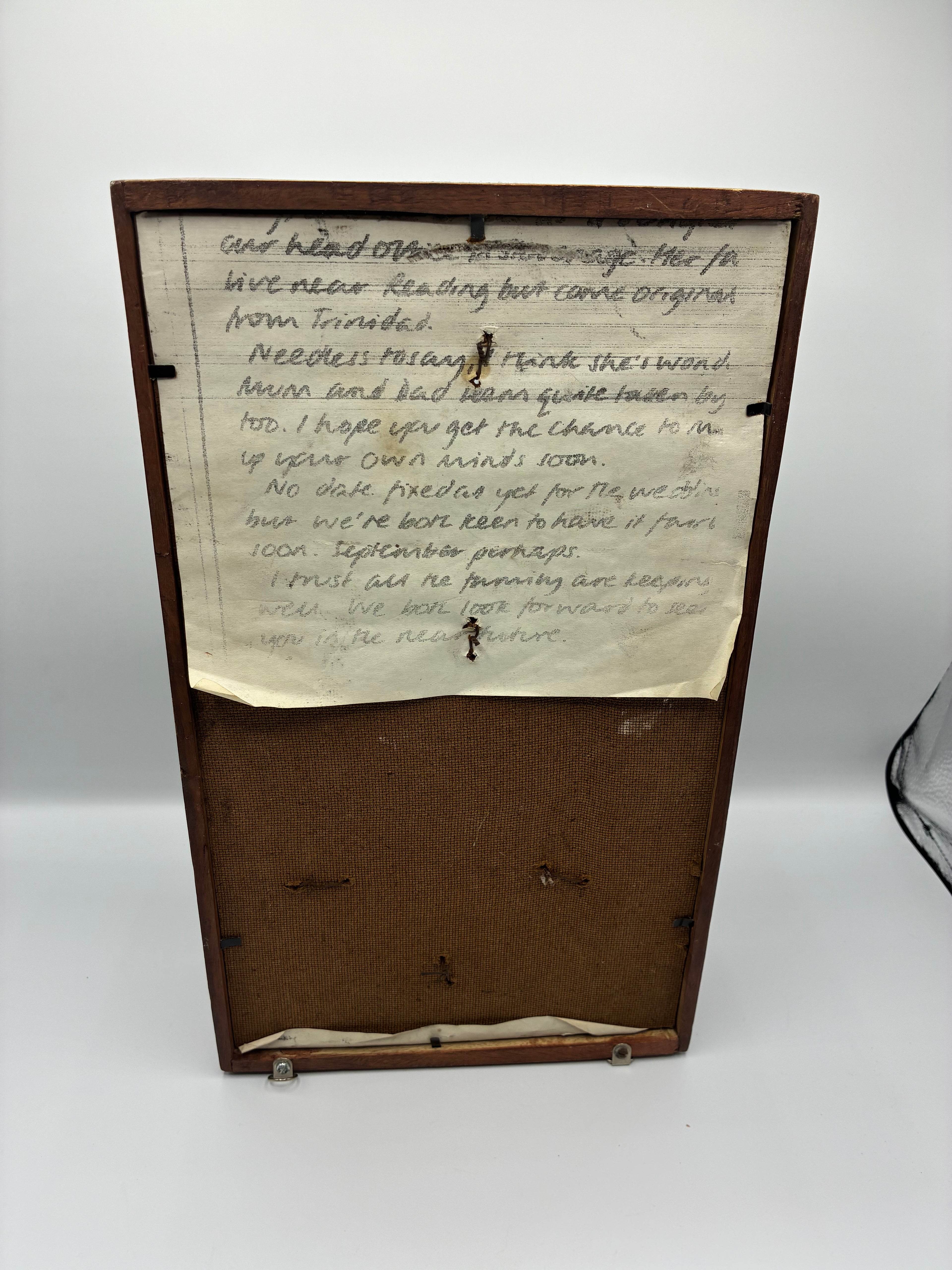 Cadre équestre ancien unique – fer à cheval et étrier avec lettre manuscrite de fiançailles (1930-1950)