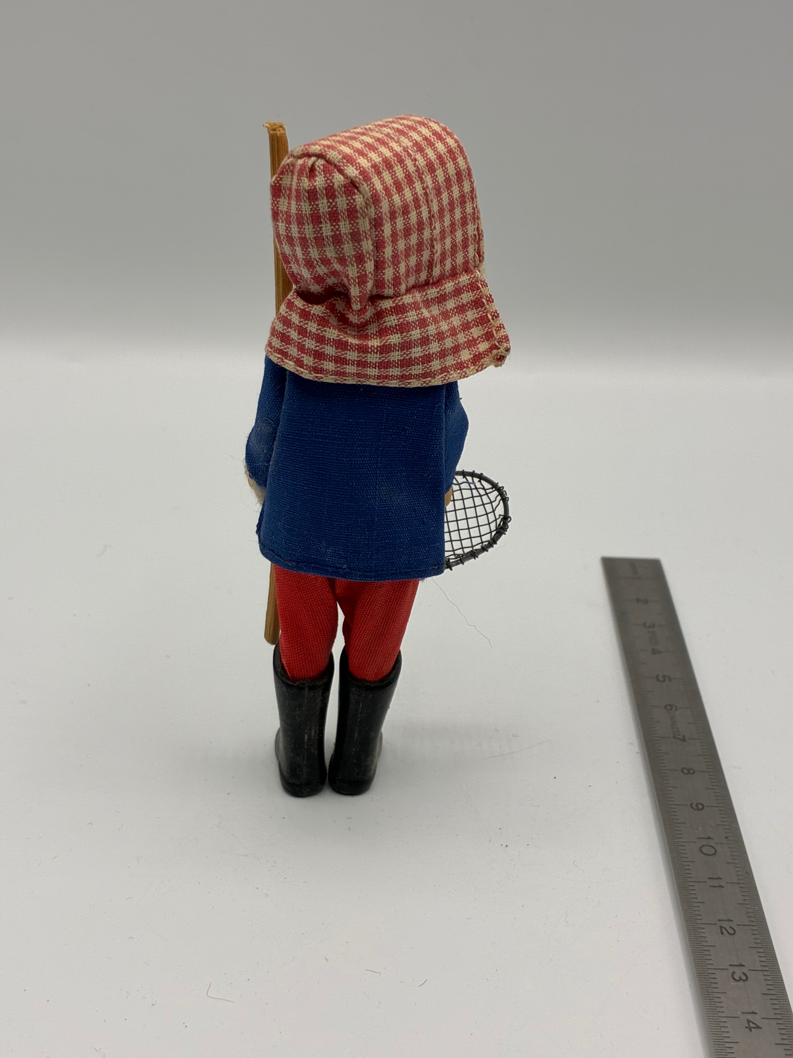 Poupée vintage enfant du bord de mer – pêche – années 60