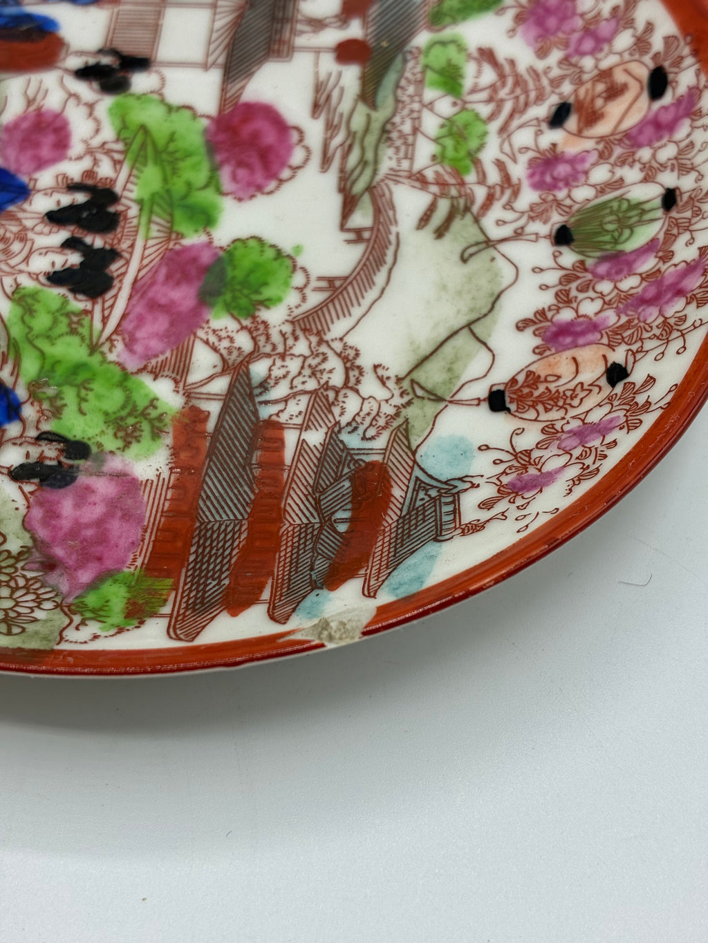 Tasse et soucoupe porcelaine japonaise décor scène traditionnelle