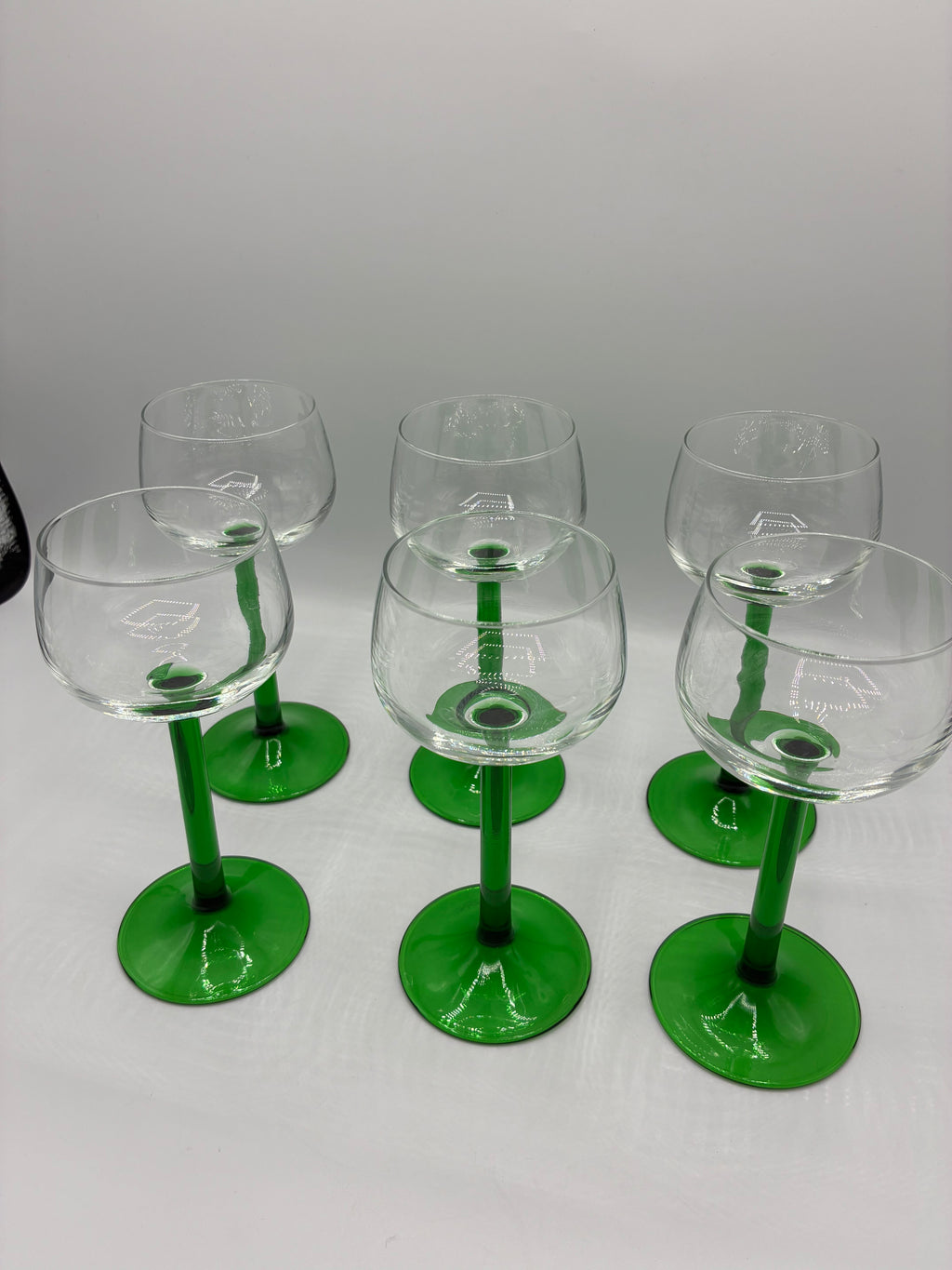 Service de 6 verres à vin vintage pied vert – verrerie élégante années 70