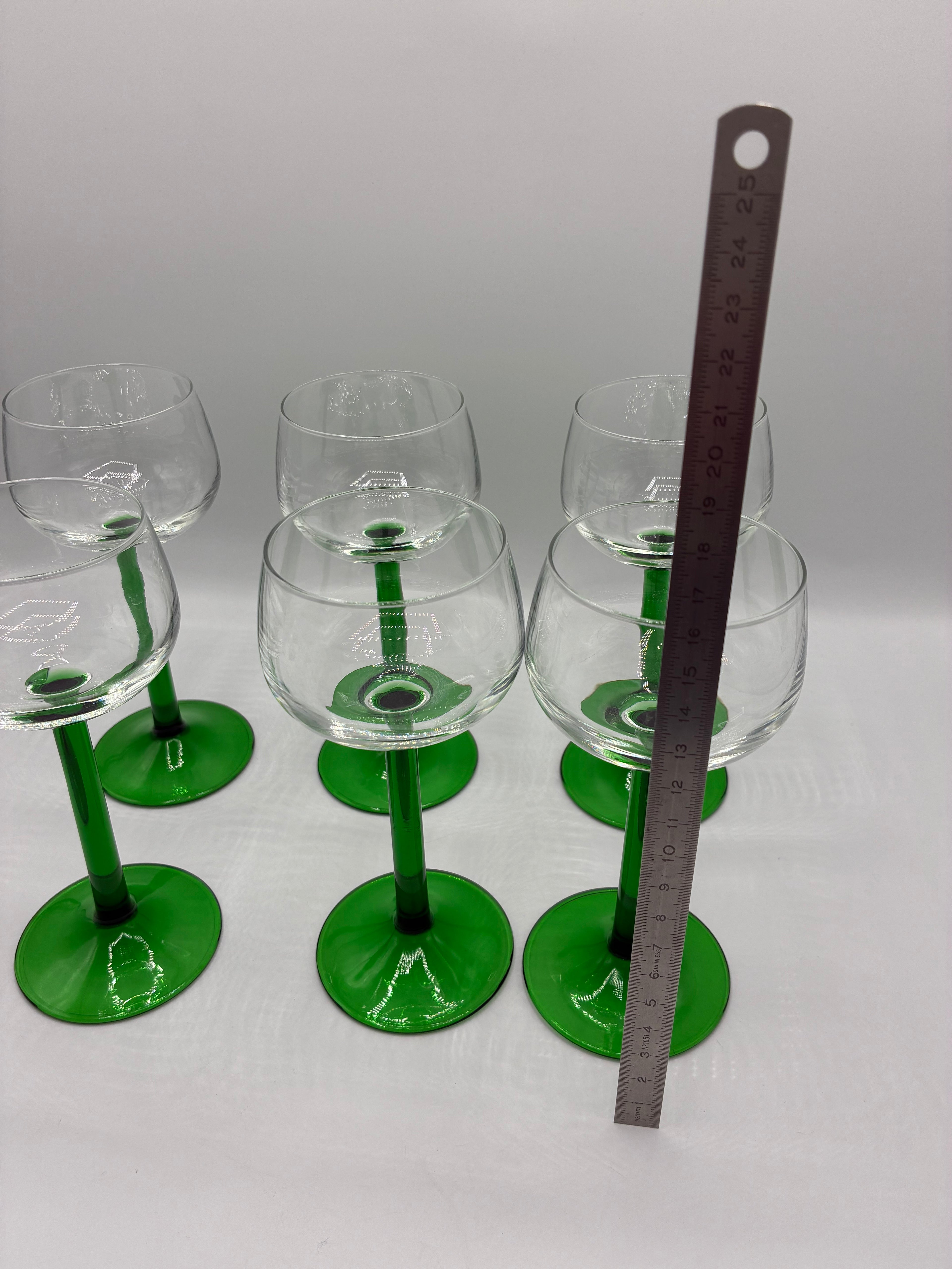 Service de 6 verres à vin vintage pied vert – verrerie élégante années 70