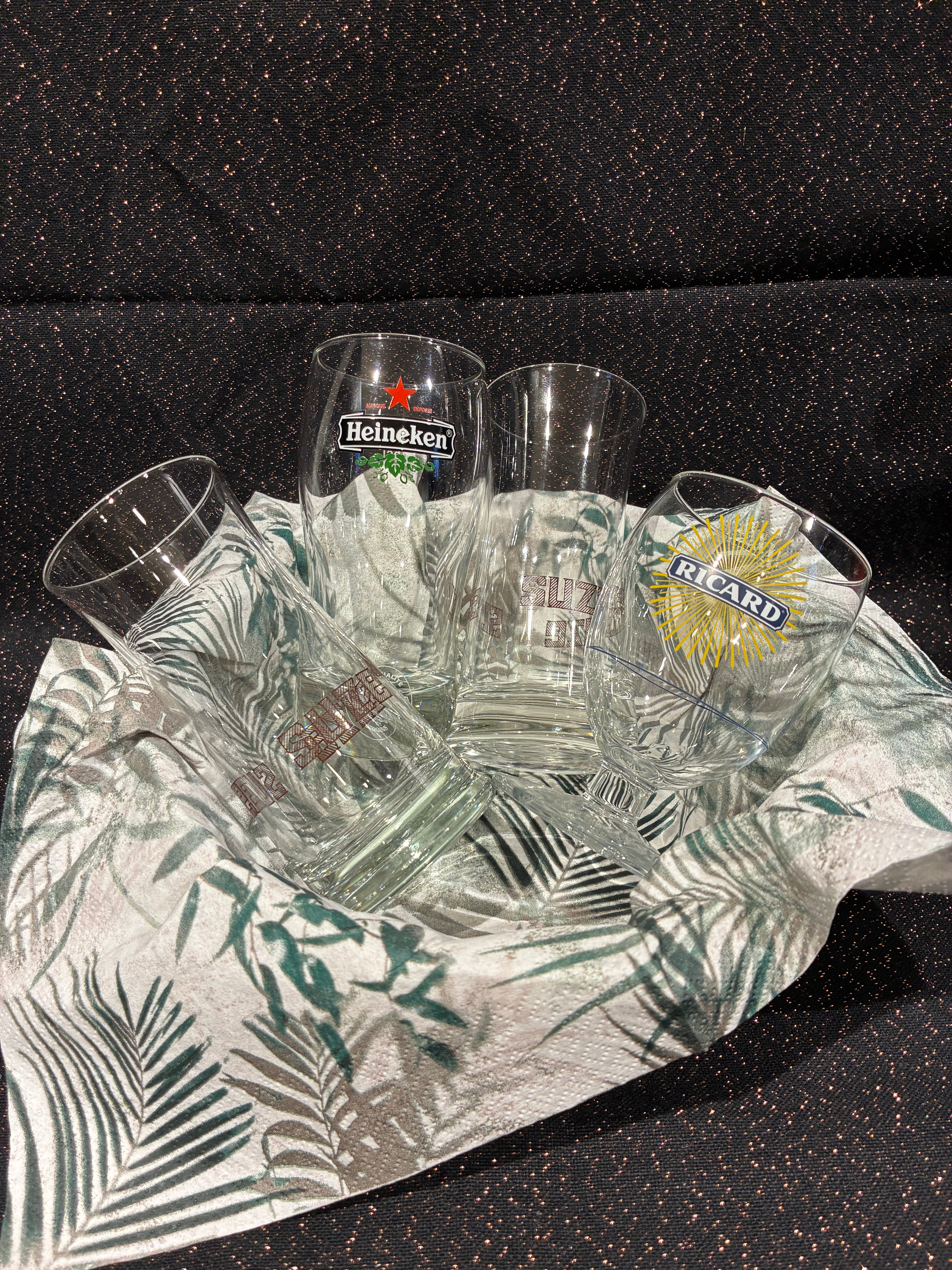 Esprit apéritif bistrot – verres Ricard Suze Heineken