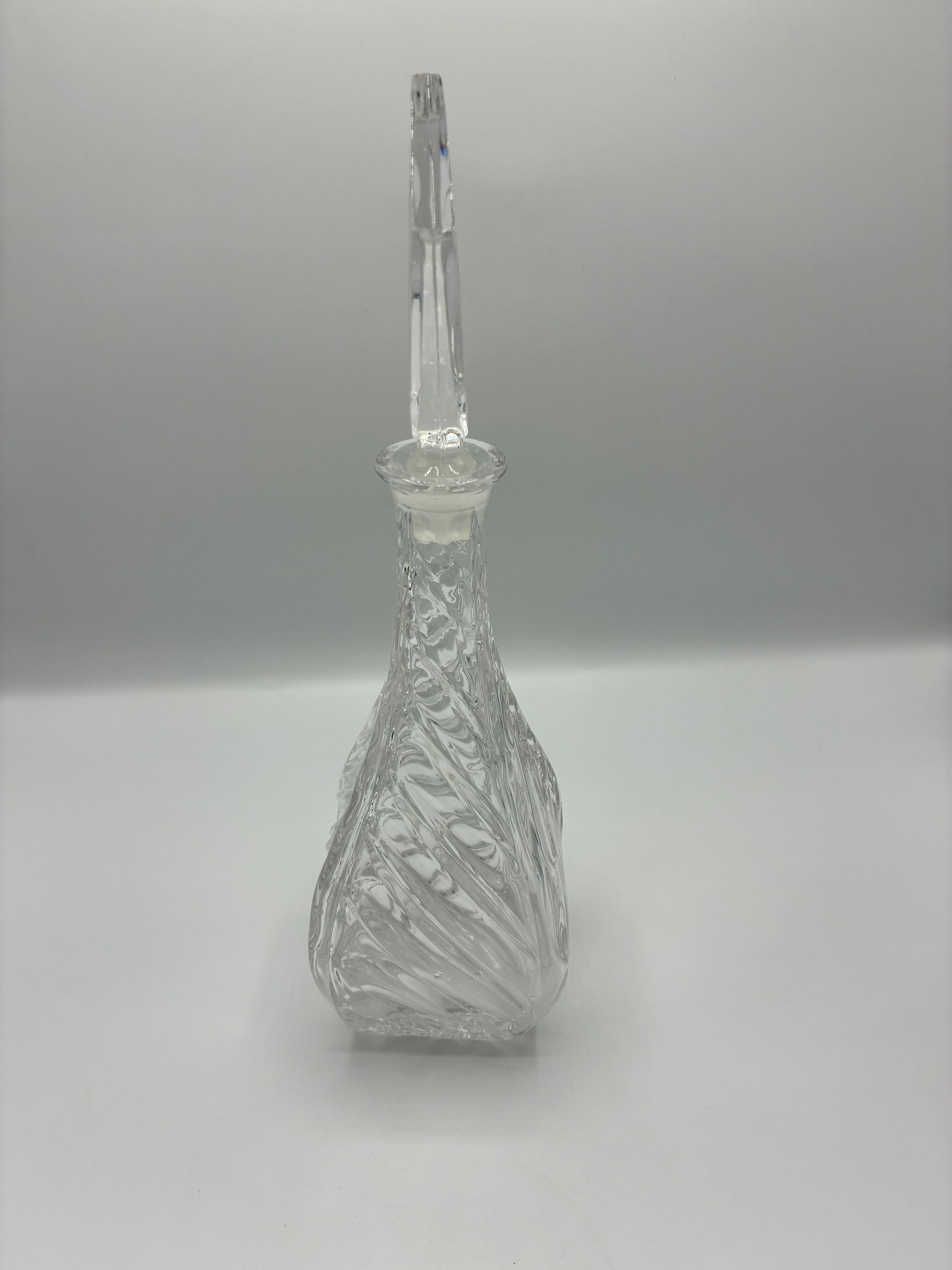 Carafe à liqueur en cristal torsadé avec bouchon – vers 1900, esprit Bohême