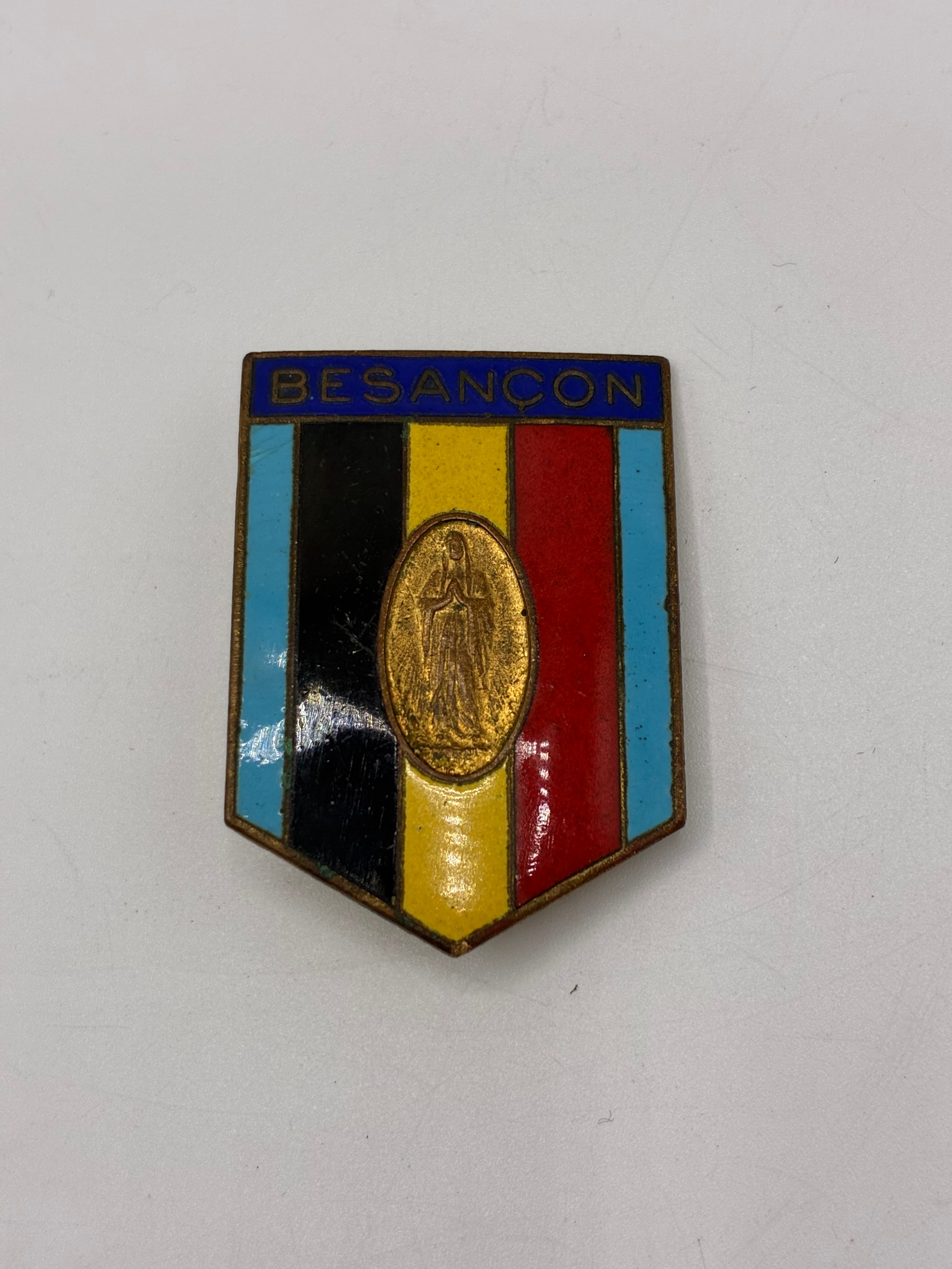 Insigne ancien Besançon émaillé Chobillon Paris Vierge médaille vintage
