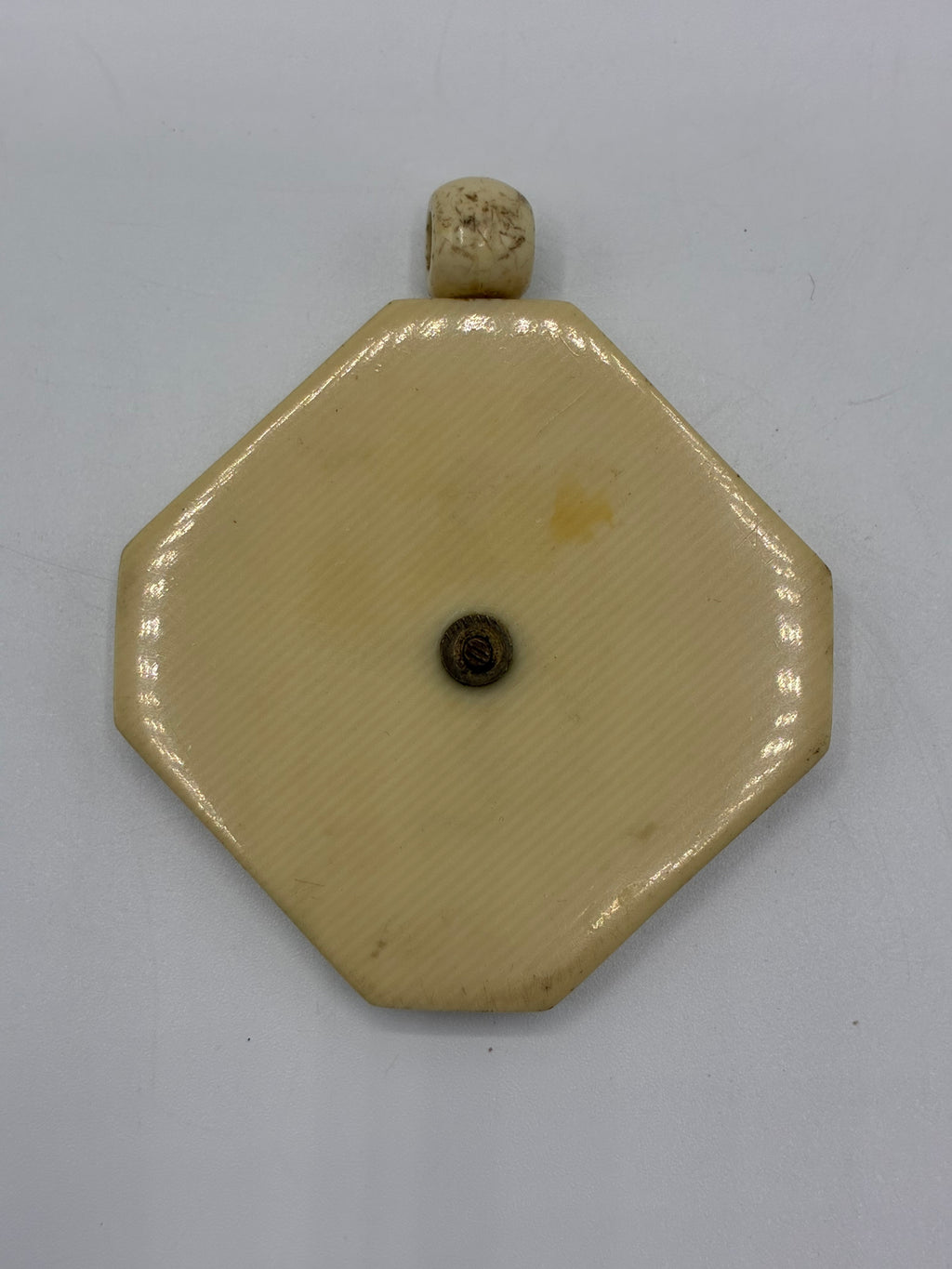 Médaillon religieux Sainte Thérèse bakélite