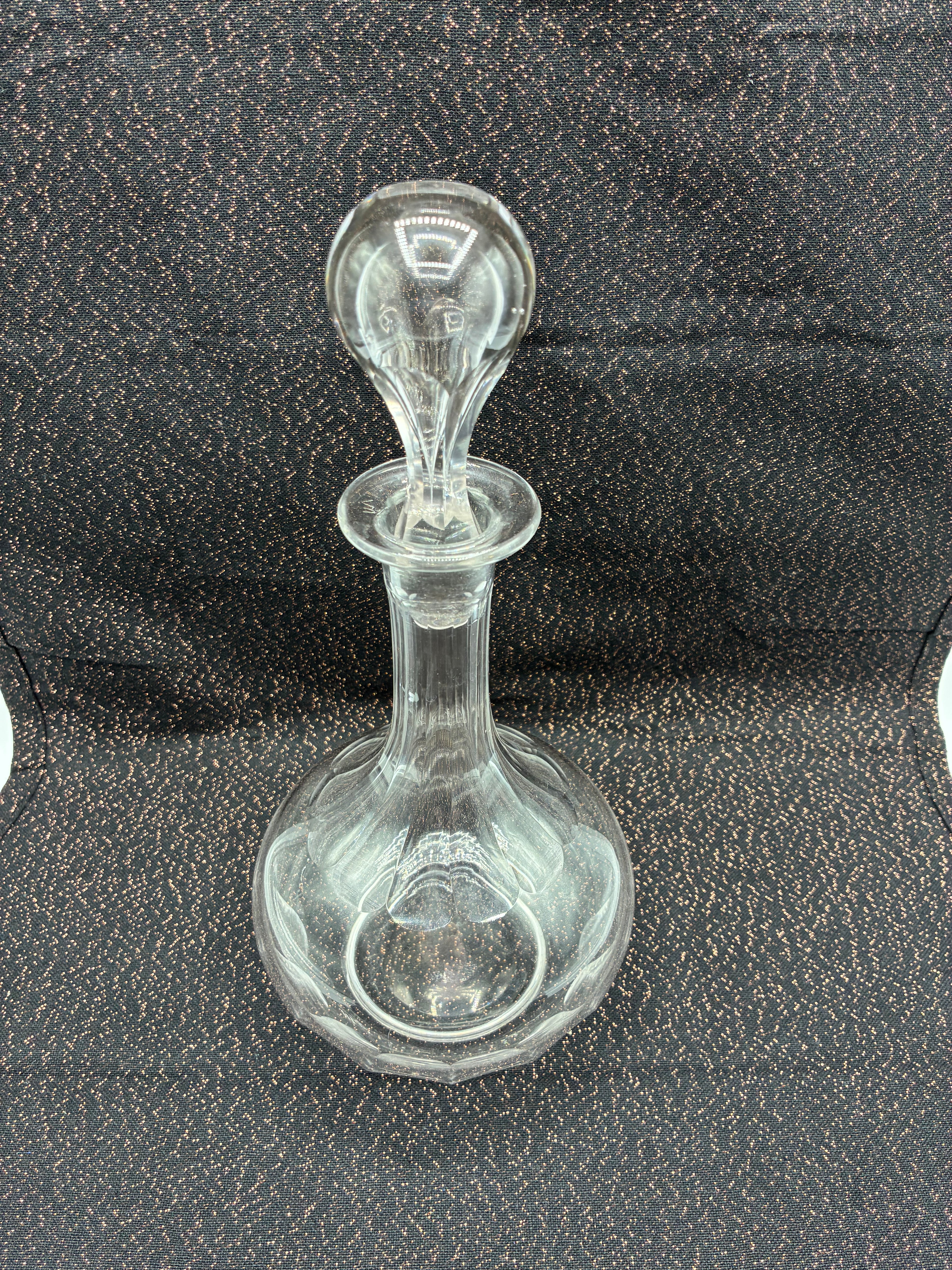 Carafe ancienne en verre travaillé avec bouchon – Carafe à liqueur d'époque