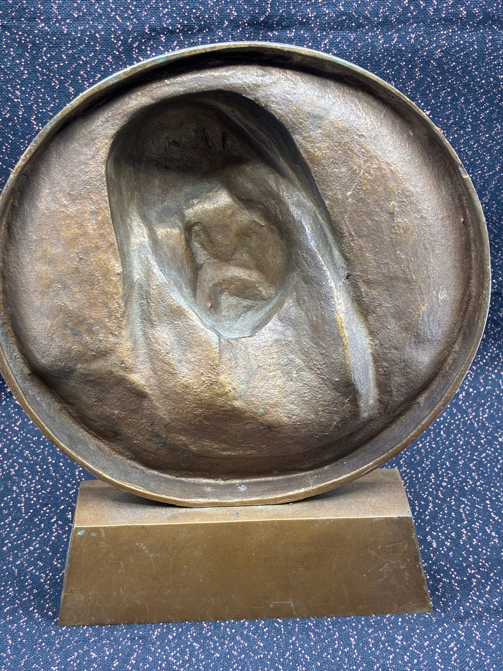 Sculpture en forme de médaillon – Christ en bronze signé Susse Frères Éditeurs, Paris