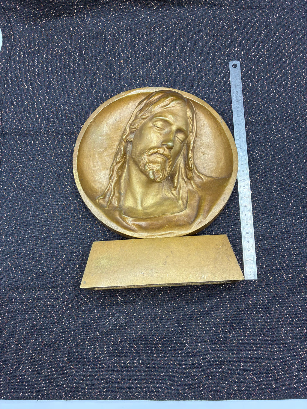 Sculpture en forme de médaillon – Christ en bronze signé Susse Frères Éditeurs, Paris